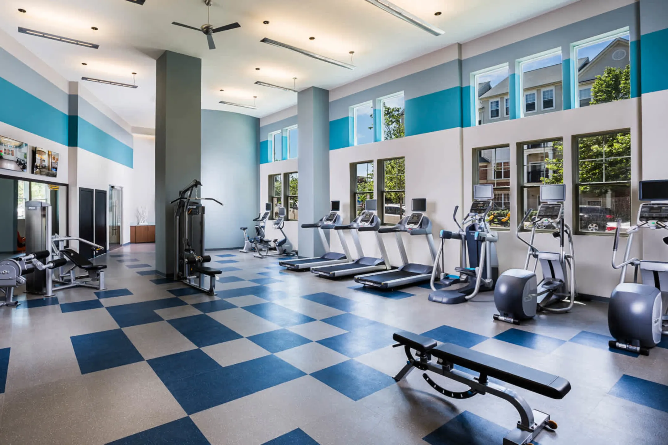 Fitness Weight Room - Radiant Fairfax Ridge Apartments - Fairfax, VA