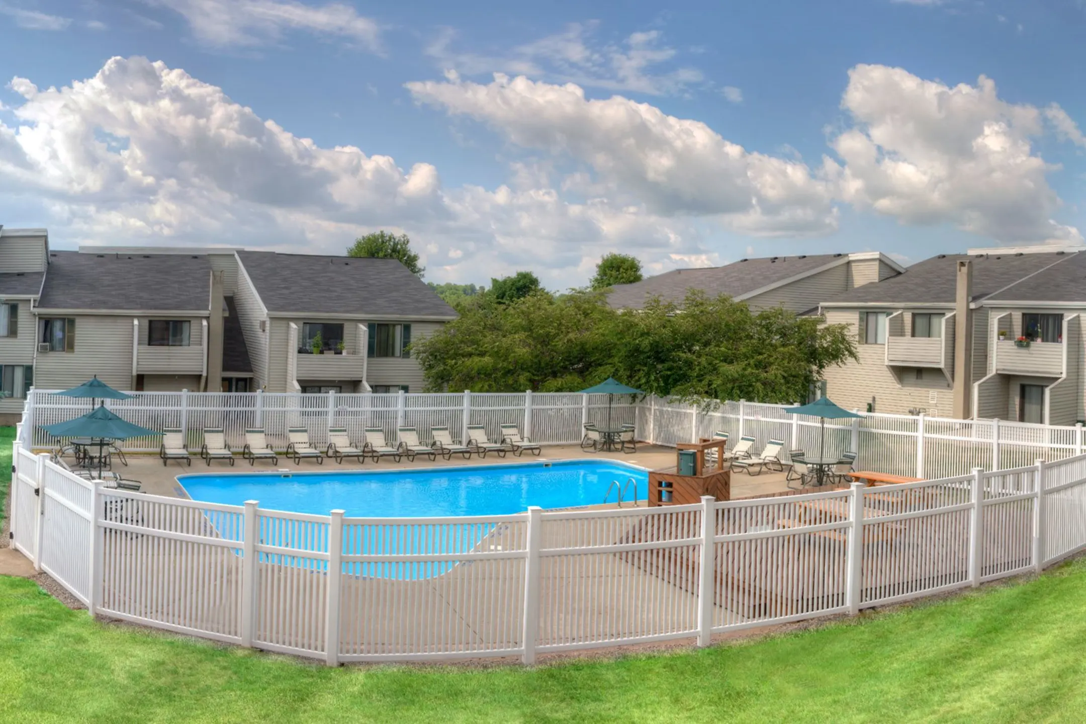 Woodgate Place 601 Cedar Cir Spencerport, NY Apartments for Rent