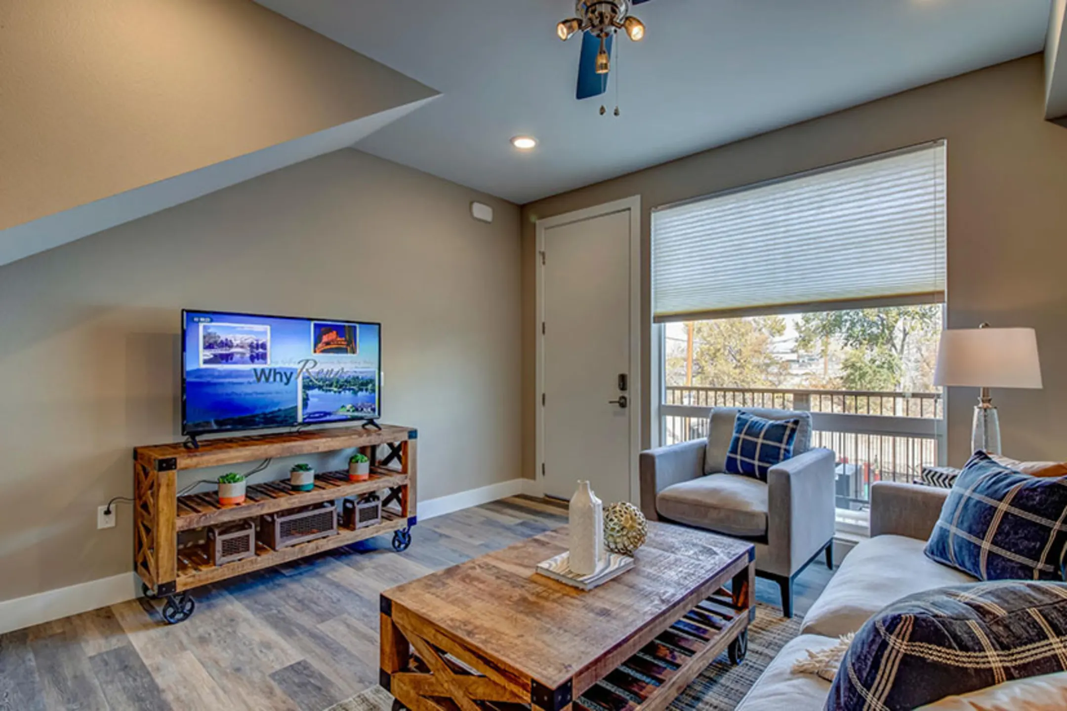 Living Room - Riverside Park Apartments - Reno, NV
