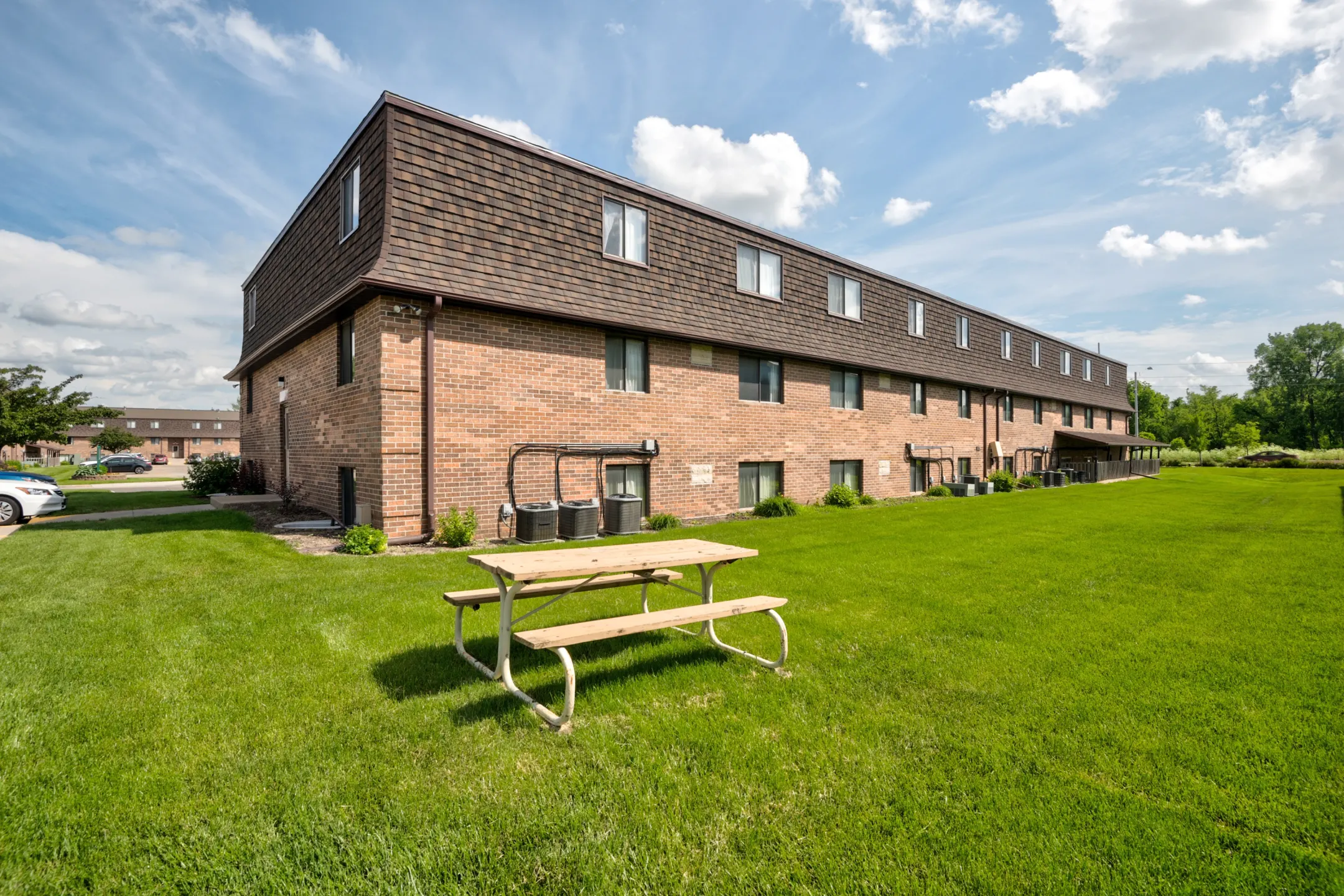 Park Place Apartments 1526 5th St Coralville, IA Apartments for