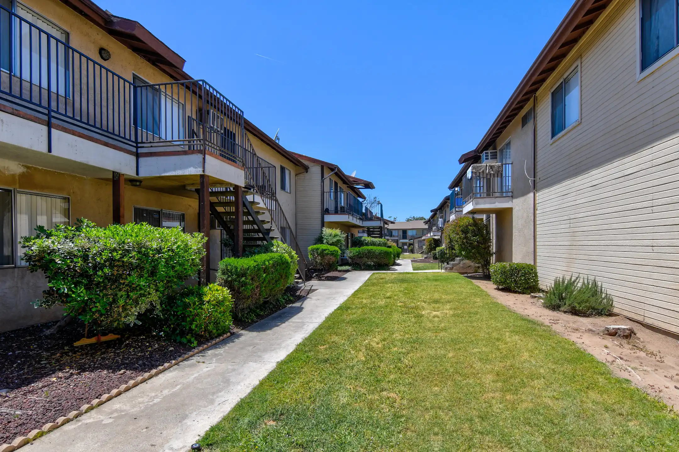 Mollison Gardens Apartments El Cajon, CA 92020