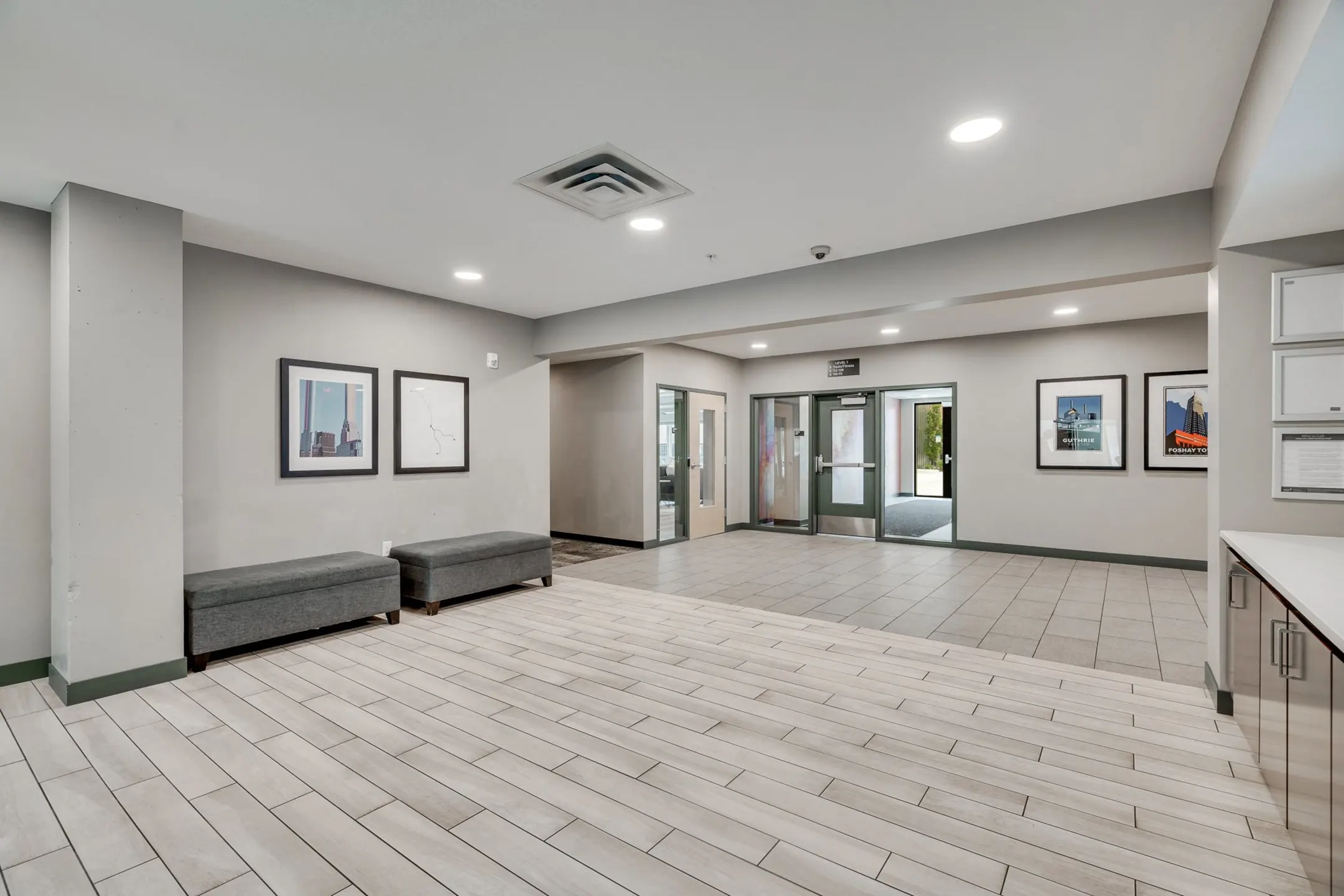 East Town Apartments 618 S. 9th Ave Minneapolis, MN Apartments for