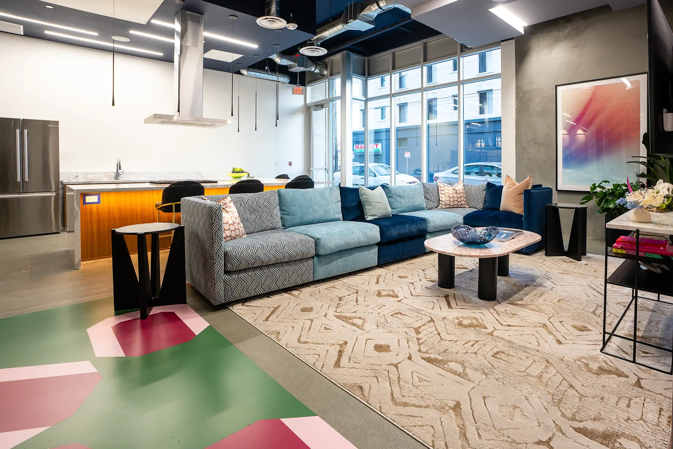 Living Room - Emerald Apartments - Los Angeles, CA