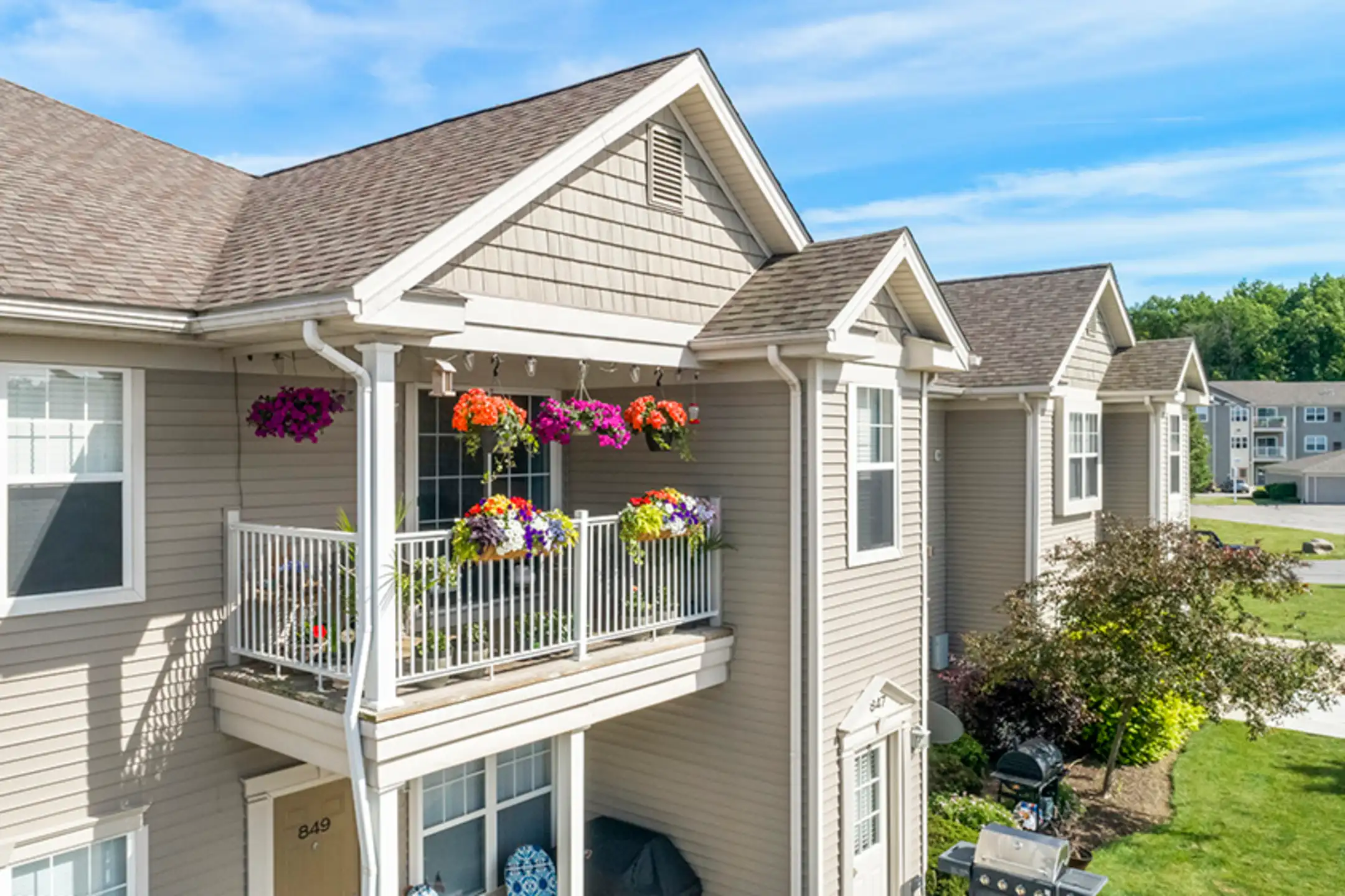 Cobblestone Court Apartments Painesville, OH 44077