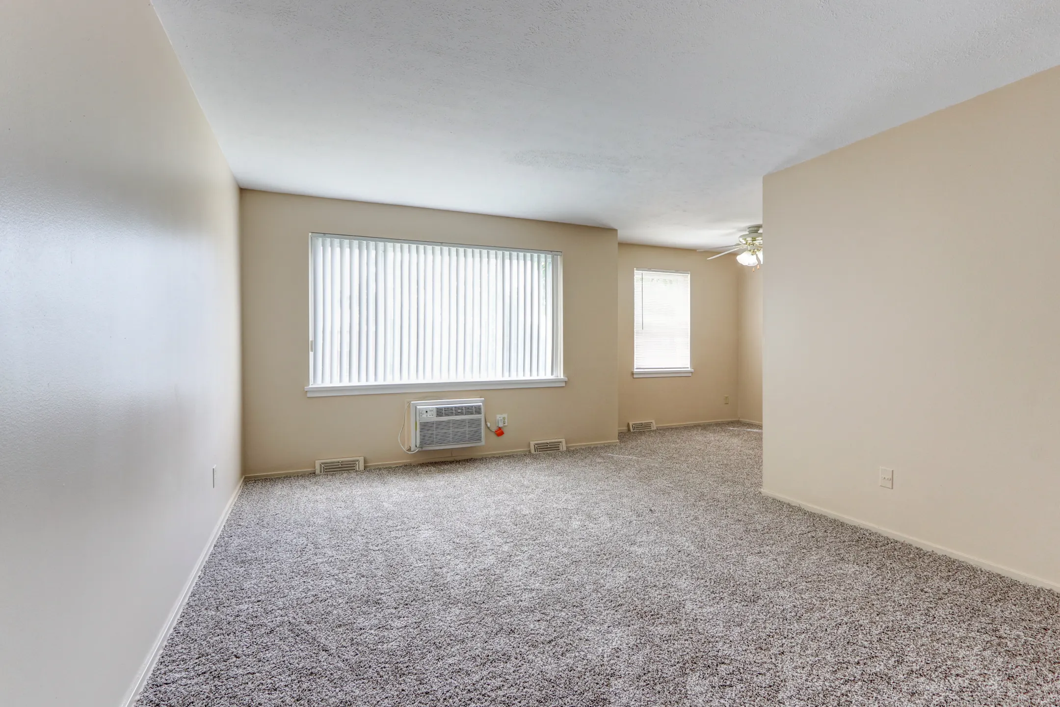 Ellacott Parkway Apartments Apartments Cleveland, OH 44128