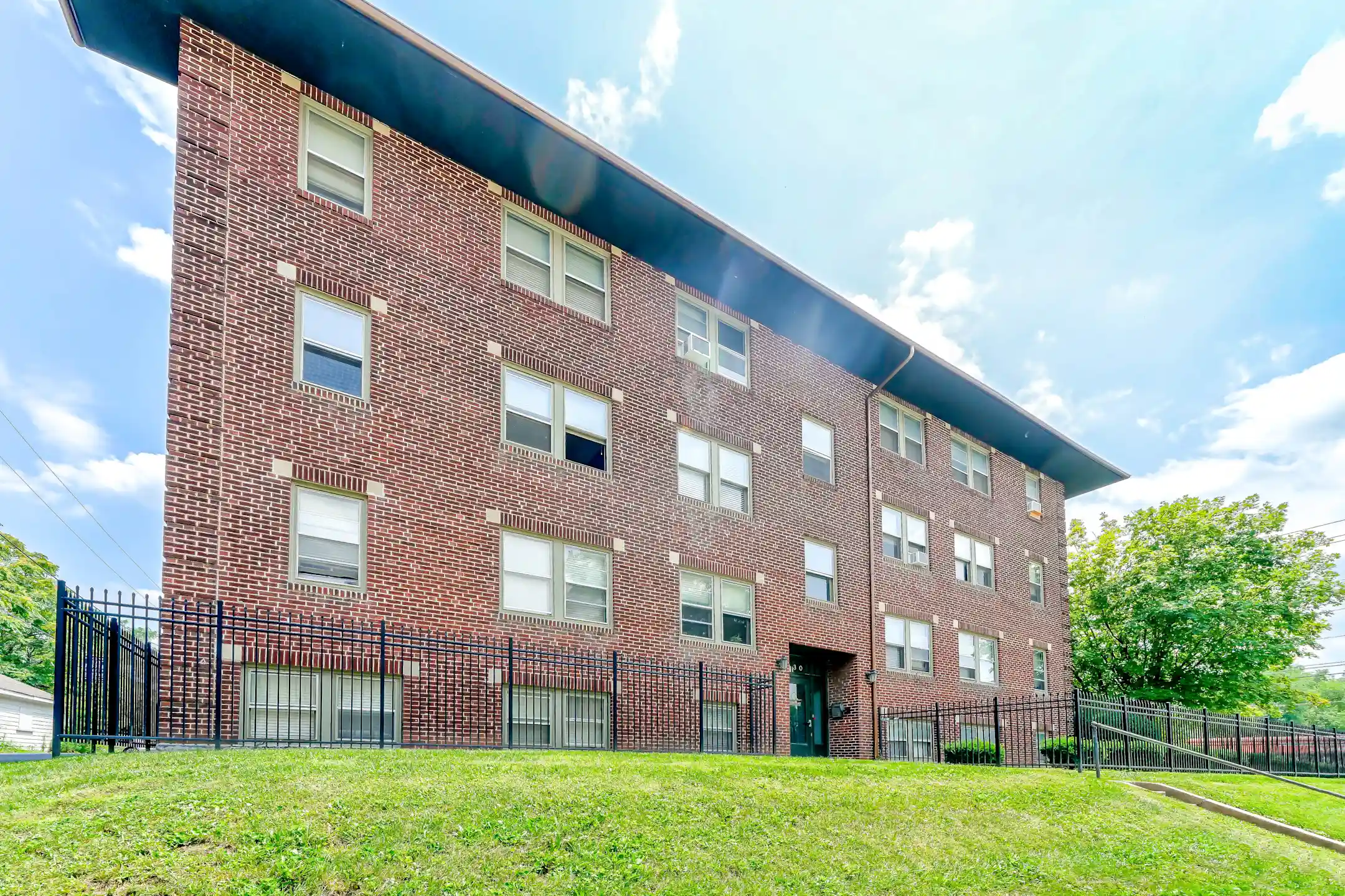 Butler Place Apartments Indianapolis, IN 46219