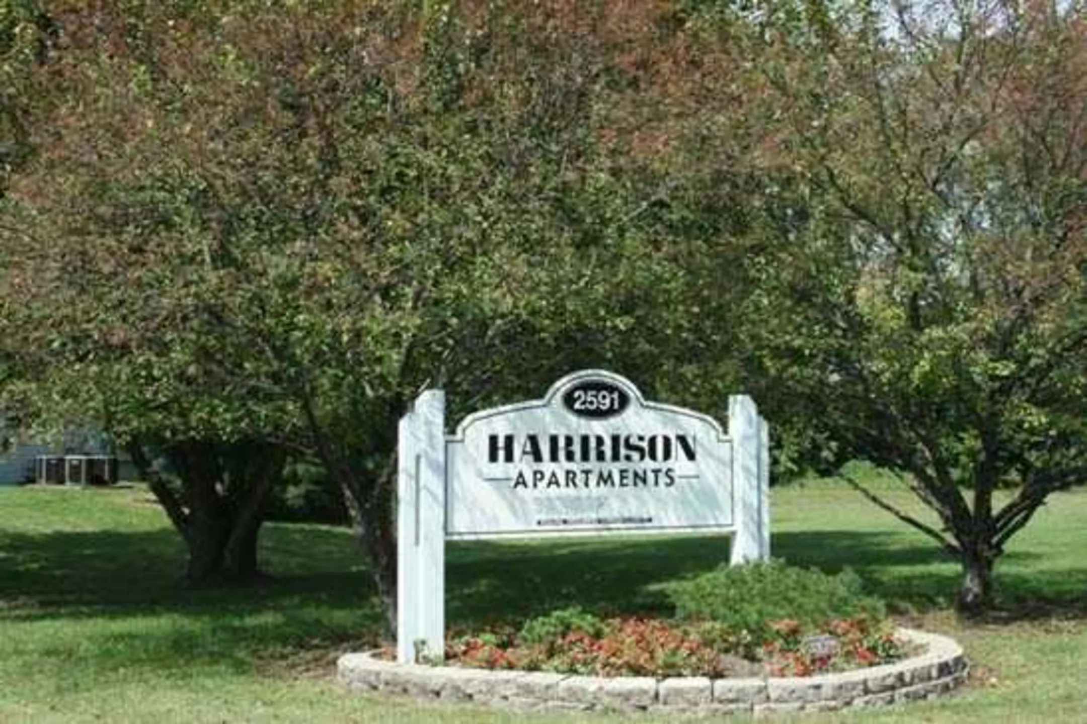 Landscaping - Harrison Apartments of Terre Haute - Terre Haute, IN