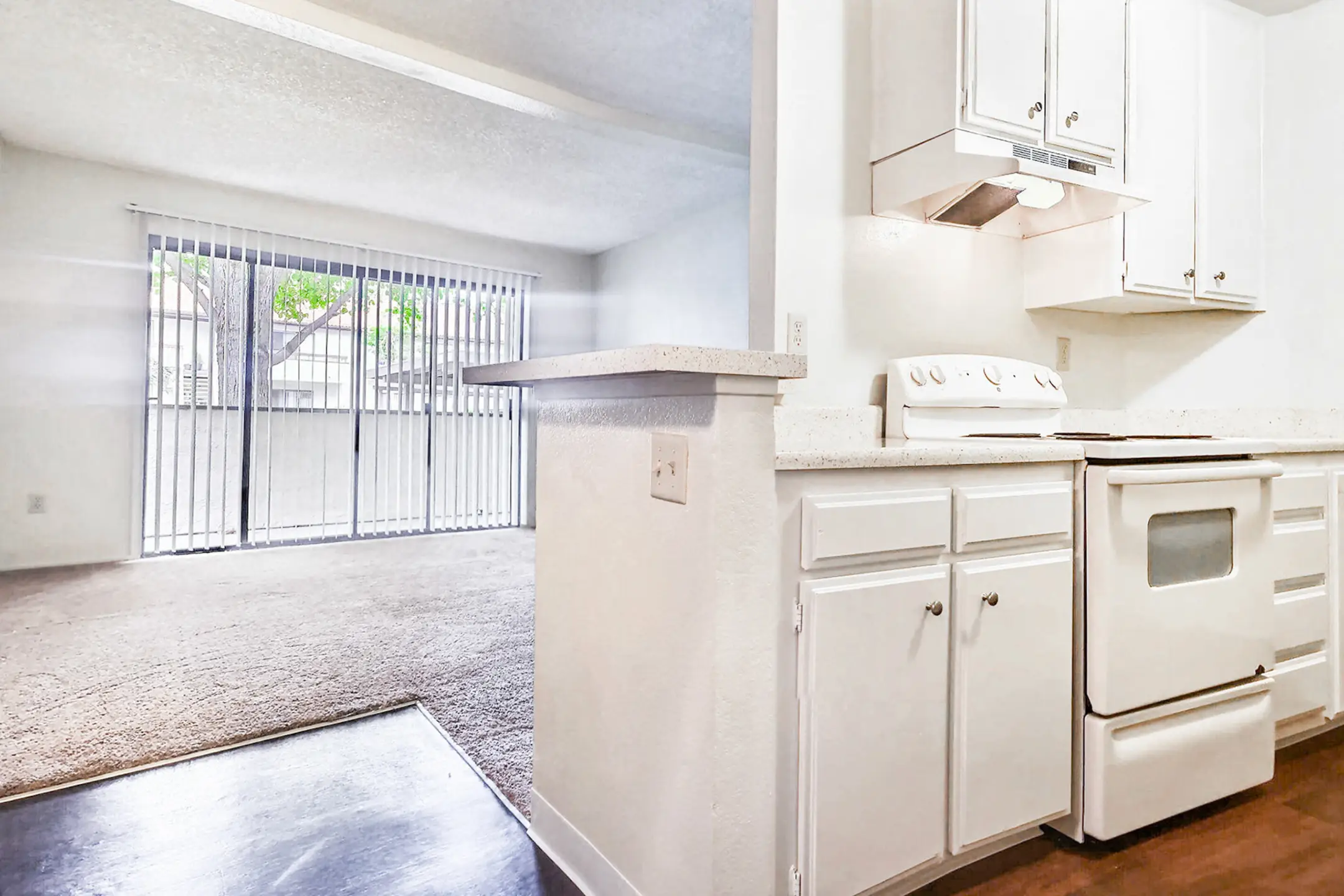 Village Park 2045 Village Park Way Encinitas, CA Apartments for