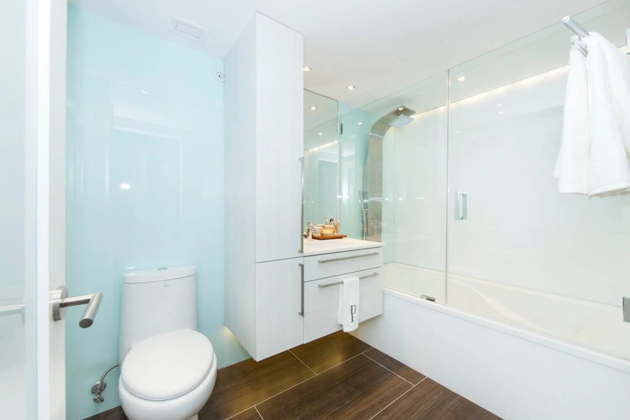 Bathroom - Goldtex Apartments - Philadelphia, PA