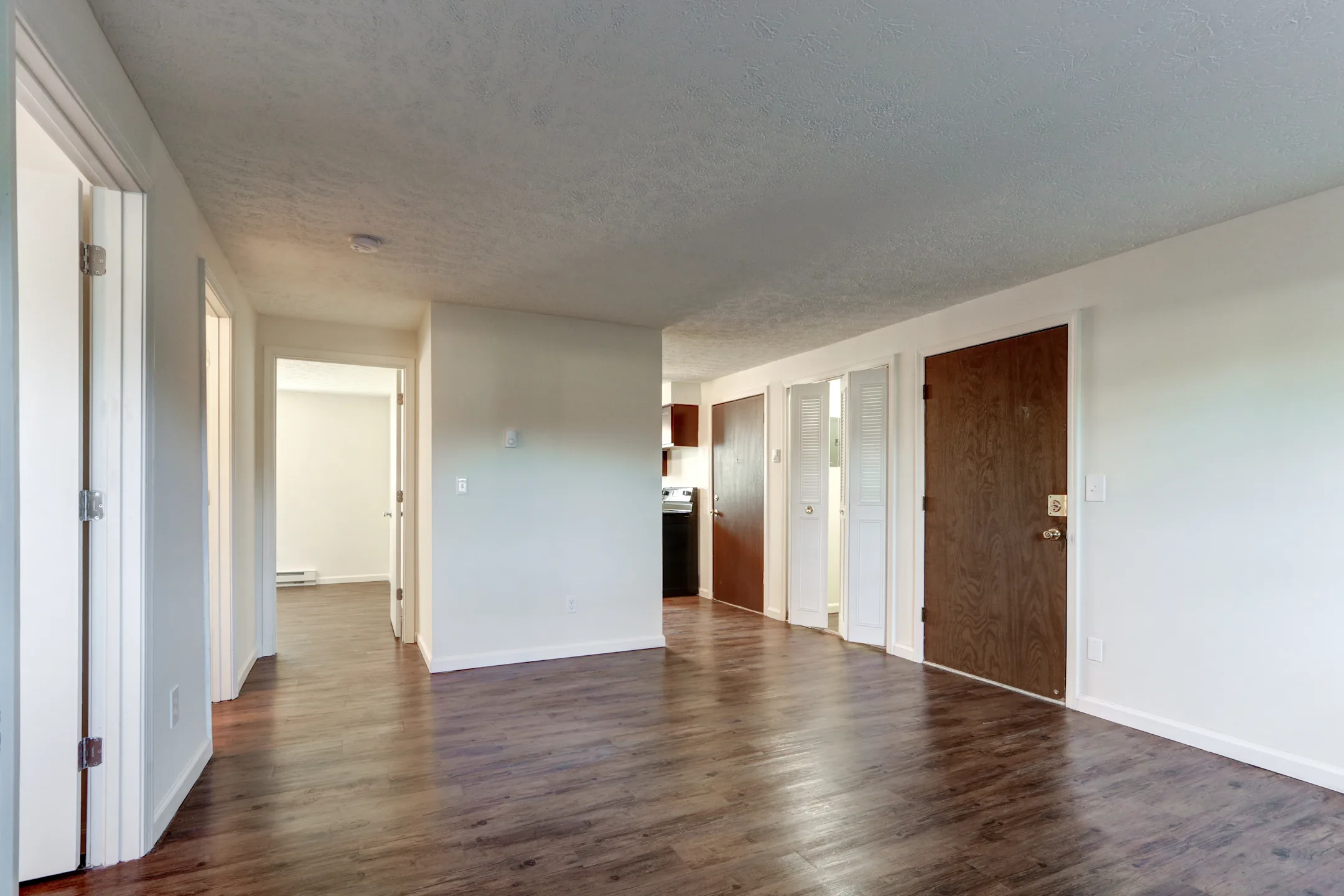 Lake Cable Village Apartments Apartments Canton, OH 44718