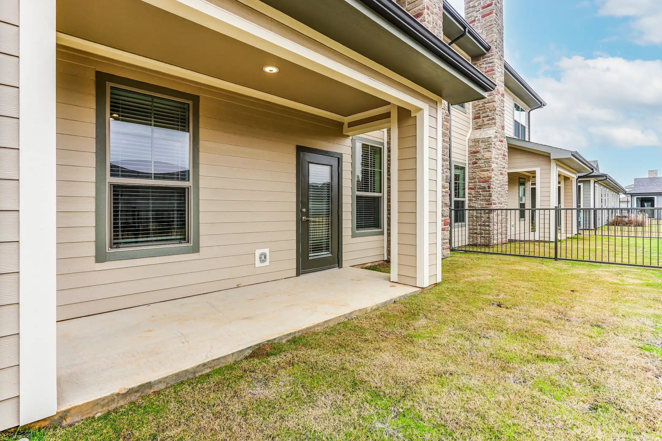 Home at Waller Apartments Waller, TX 77484