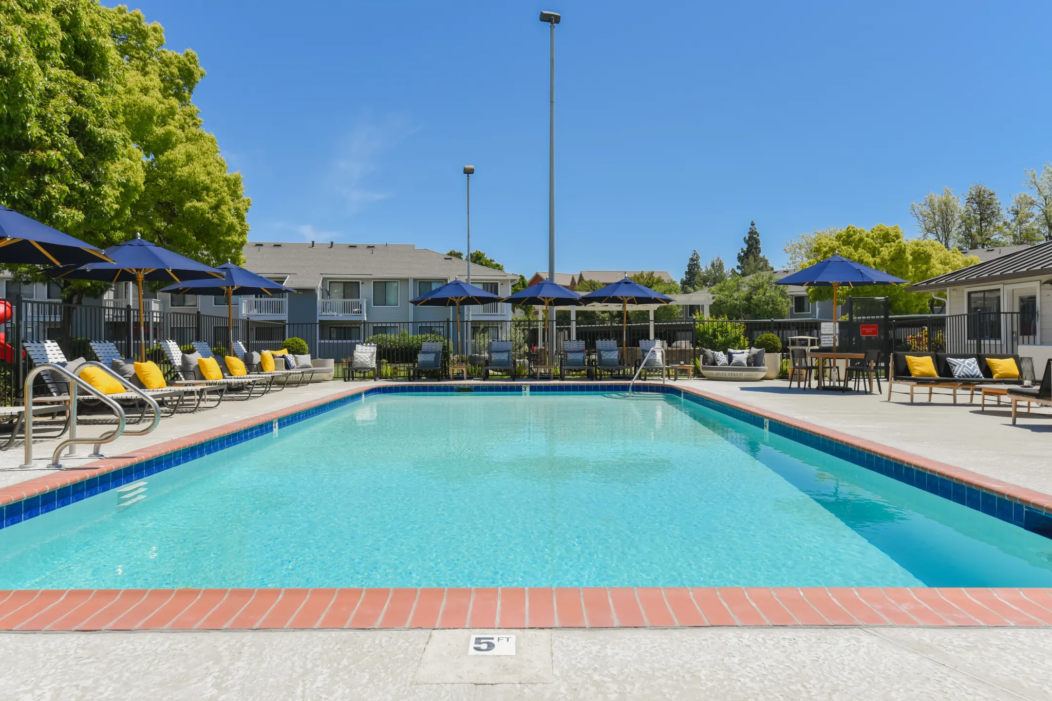 Pool - Diamond Hillside Apartments - Pittsburg, CA