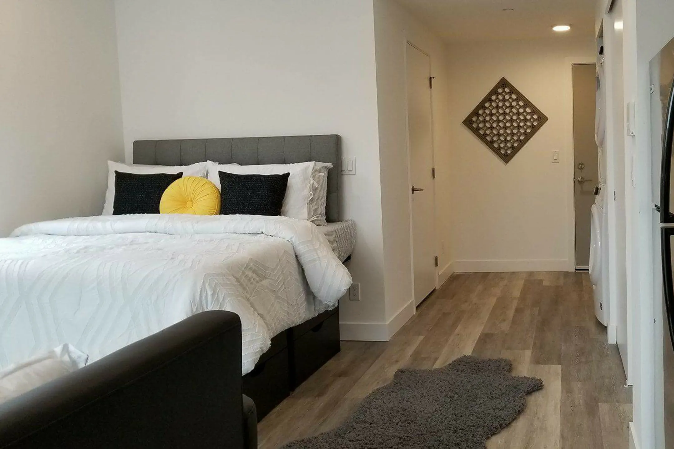 Bedroom - Tod Apartments - Seattle, WA