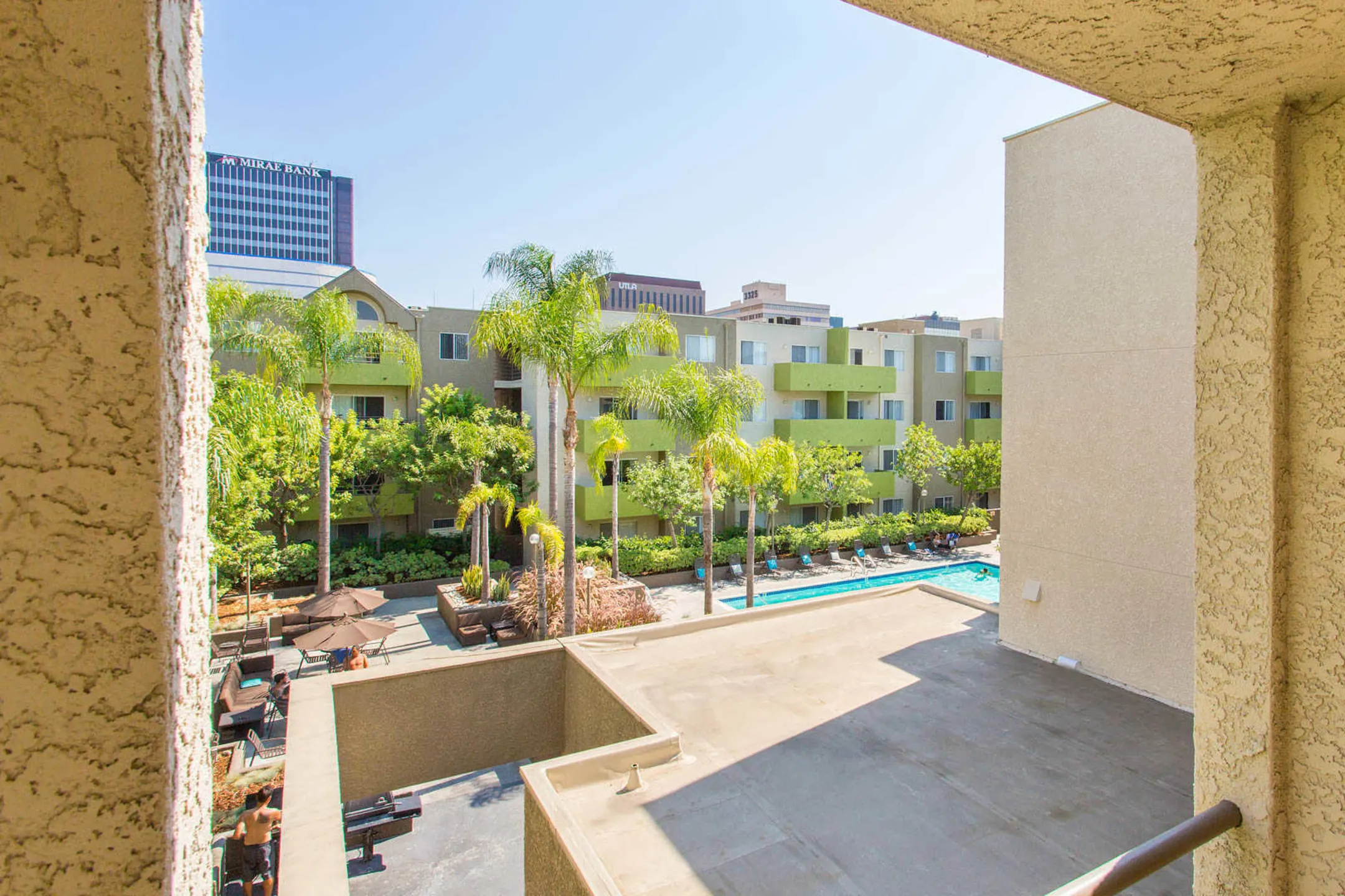 Hampshire Place Apartments - Los Angeles, CA 90020