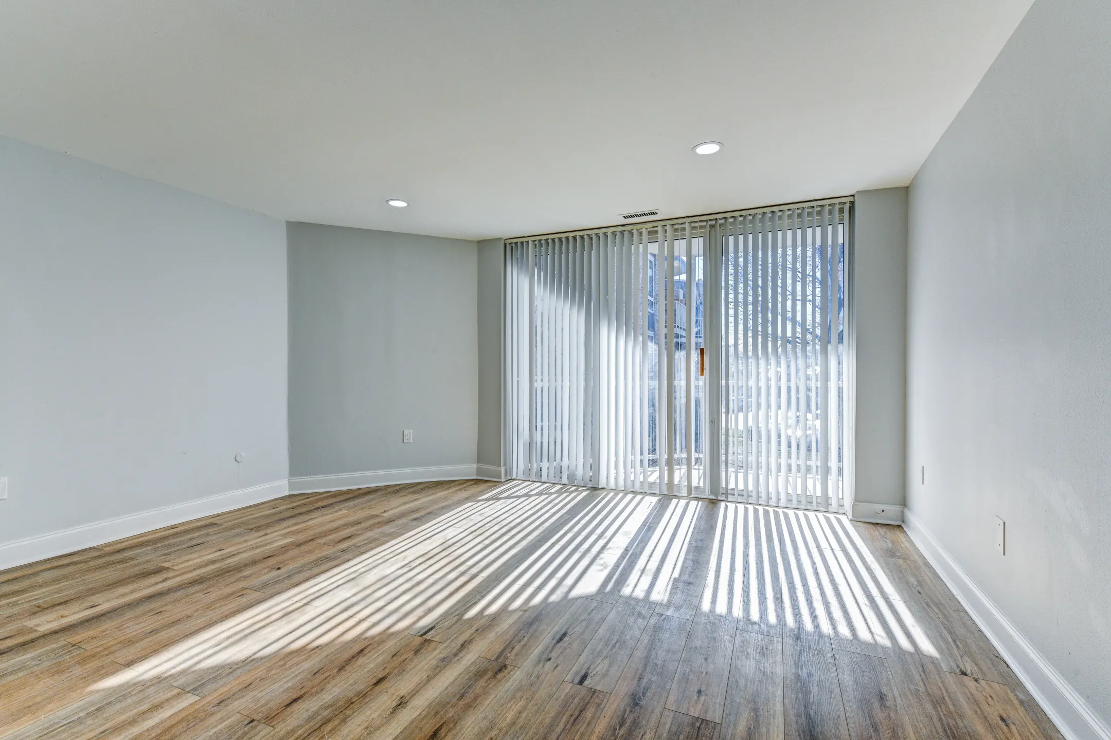 Living Room - West River Apartments - Philadelphia, PA