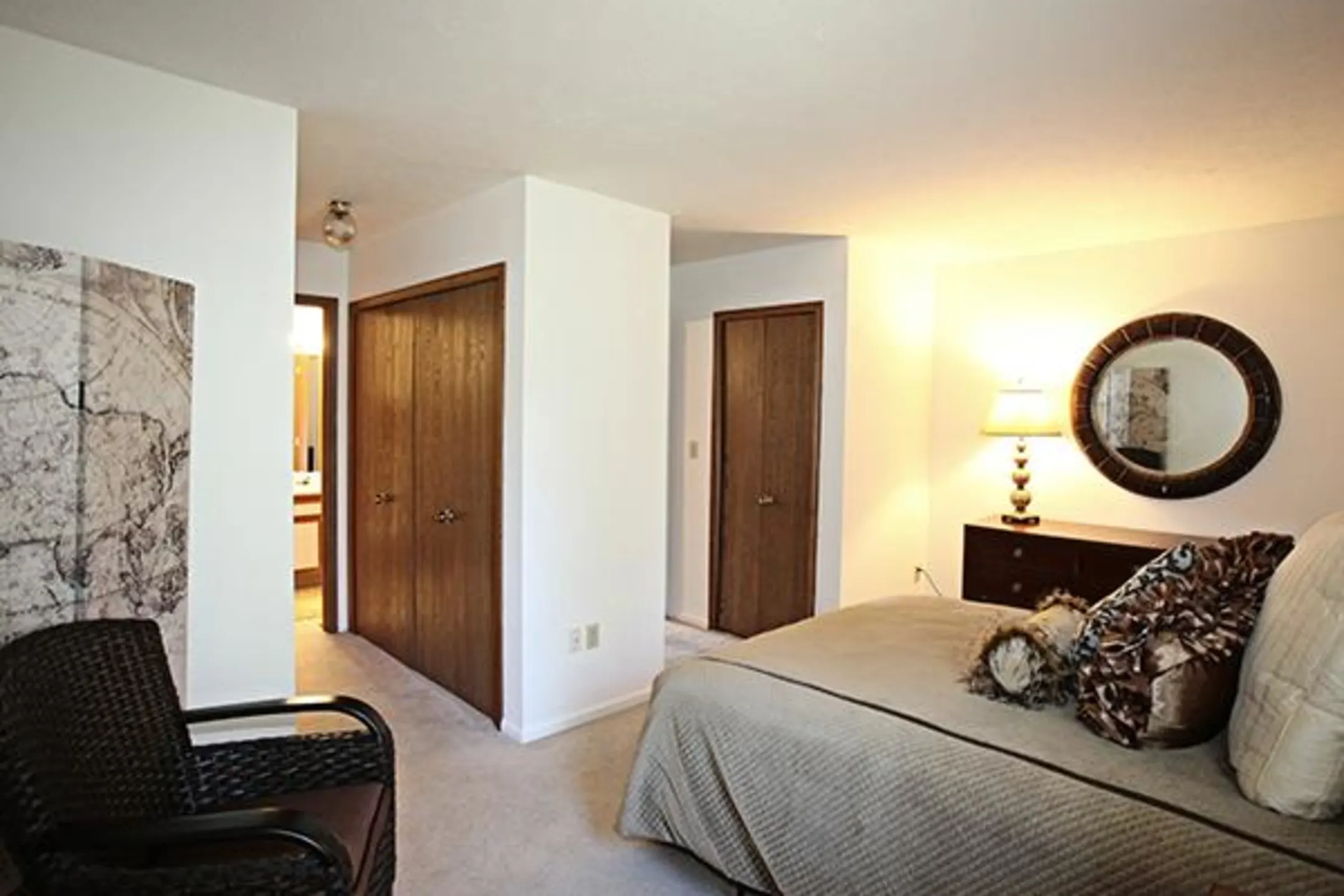 Bedroom - Mannington Place Townhomes - Stow, OH