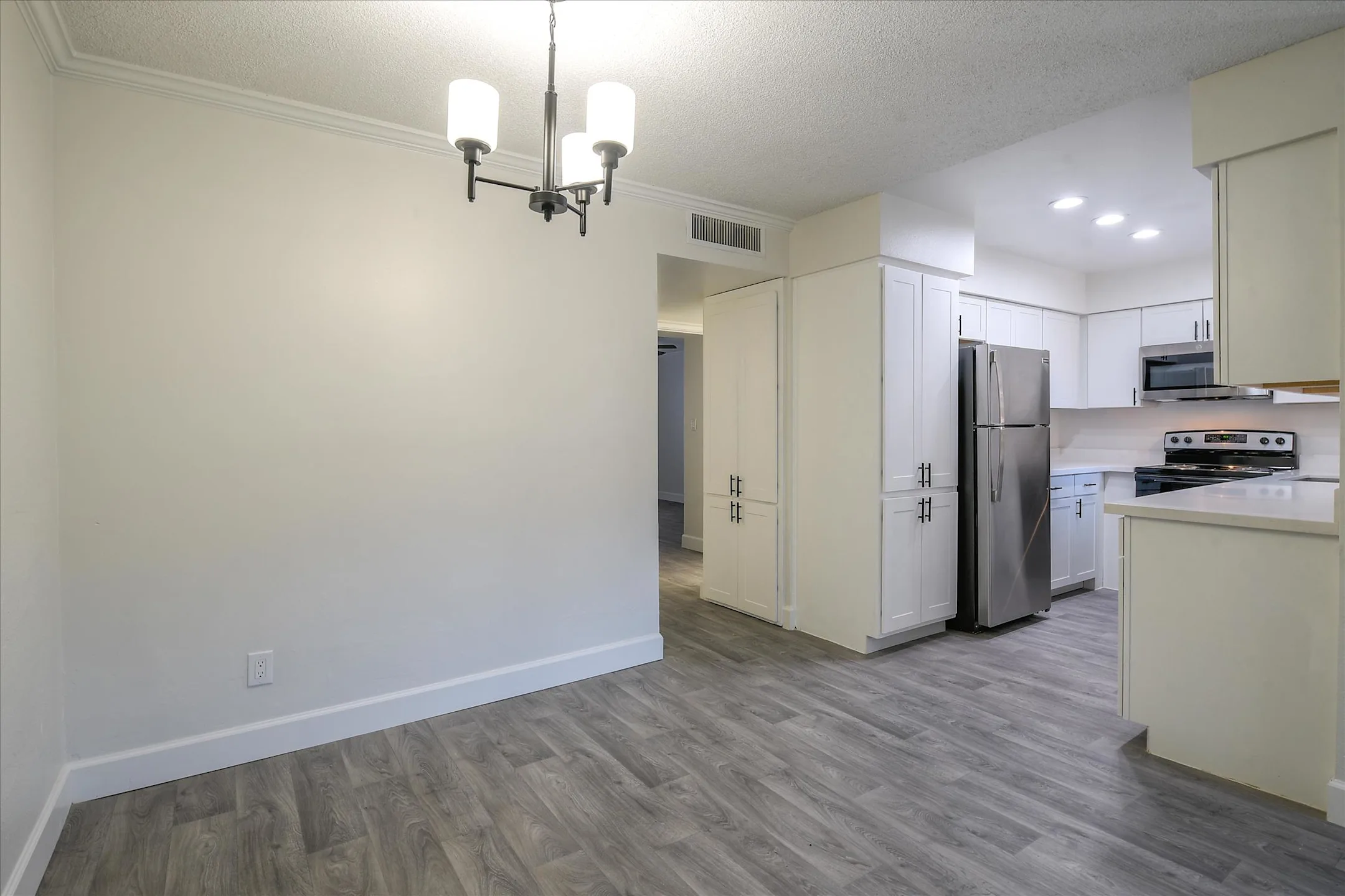 Glenridge Apartments 13610 N 51st Ave Glendale, AZ Apartments for