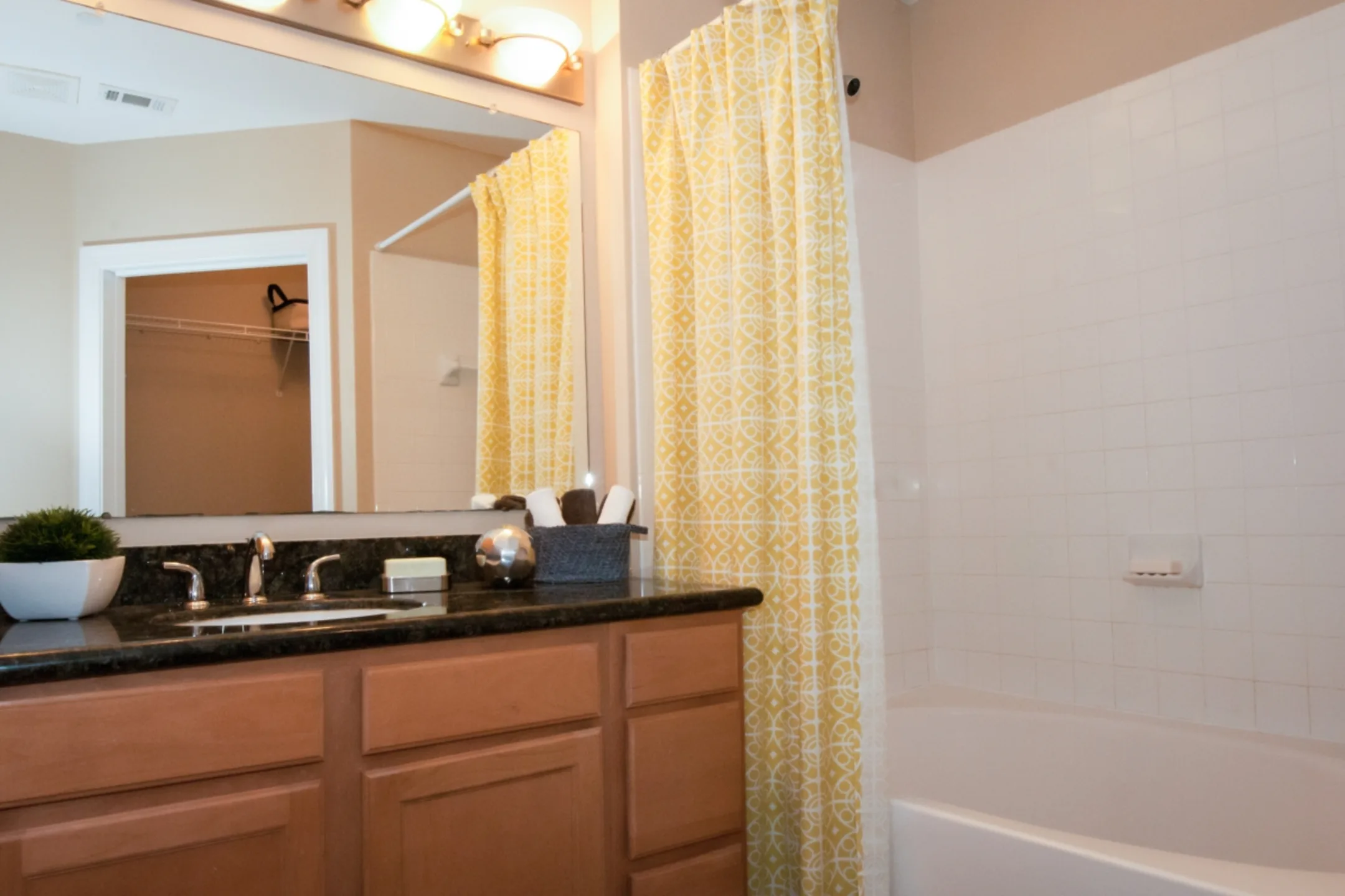 Bathroom - Southgate Towers - Baton Rouge, LA