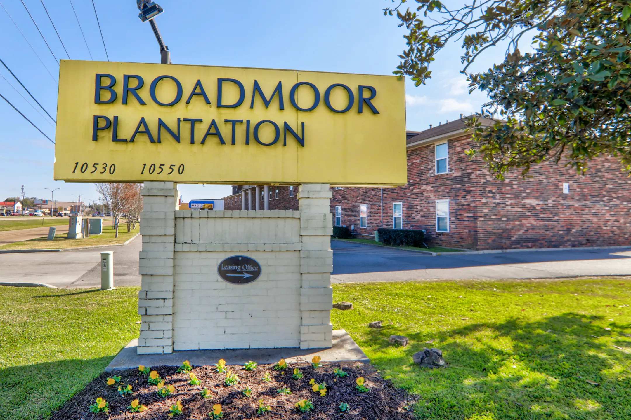 Broadmoor Plantation 10530 Florida Blvd Baton Rouge, LA Apartments