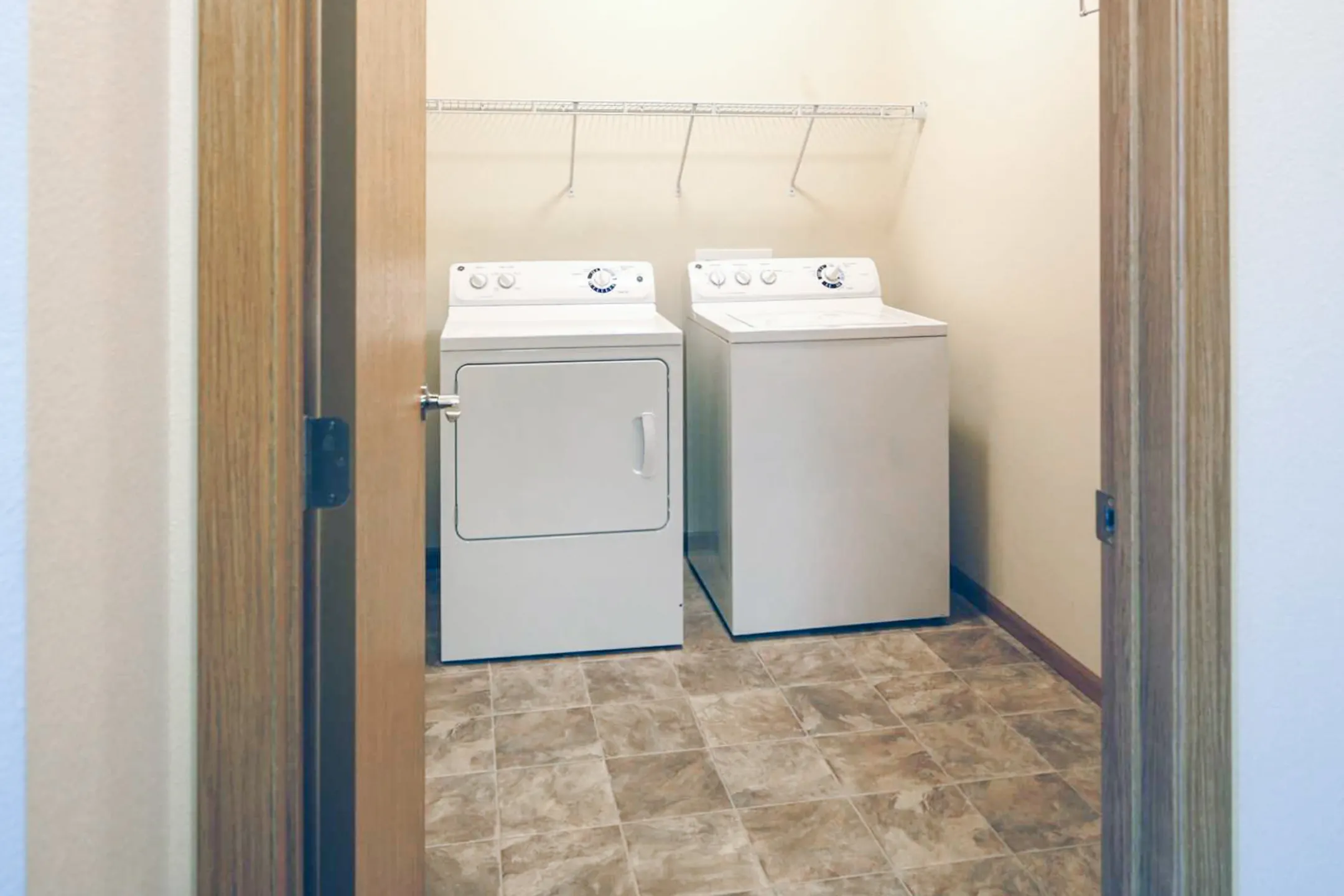 Bathroom - Amber Pointe Apartments - Fargo, ND