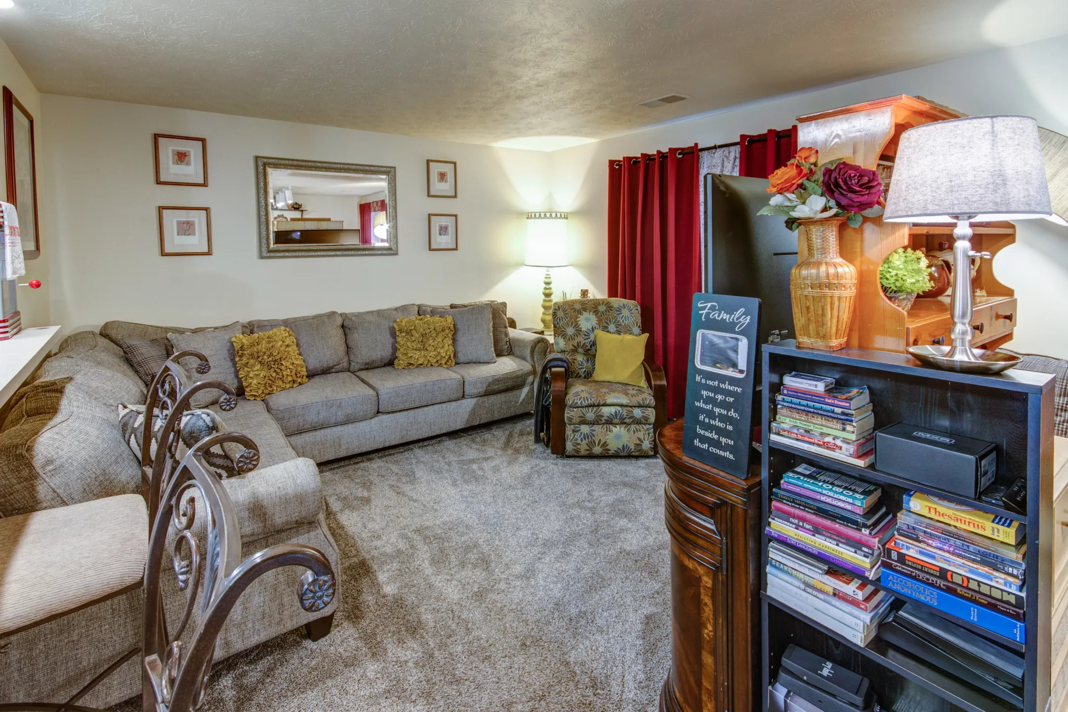 Living Room - Springview Apartment Homes - Newburgh, IN