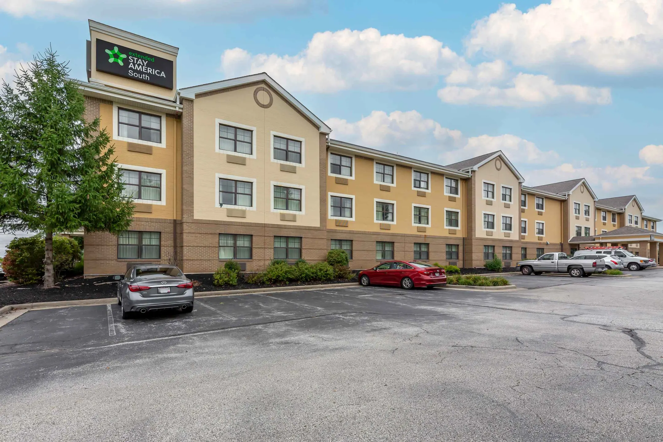 Furnished Studio Cleveland Beachwood Orange Place South