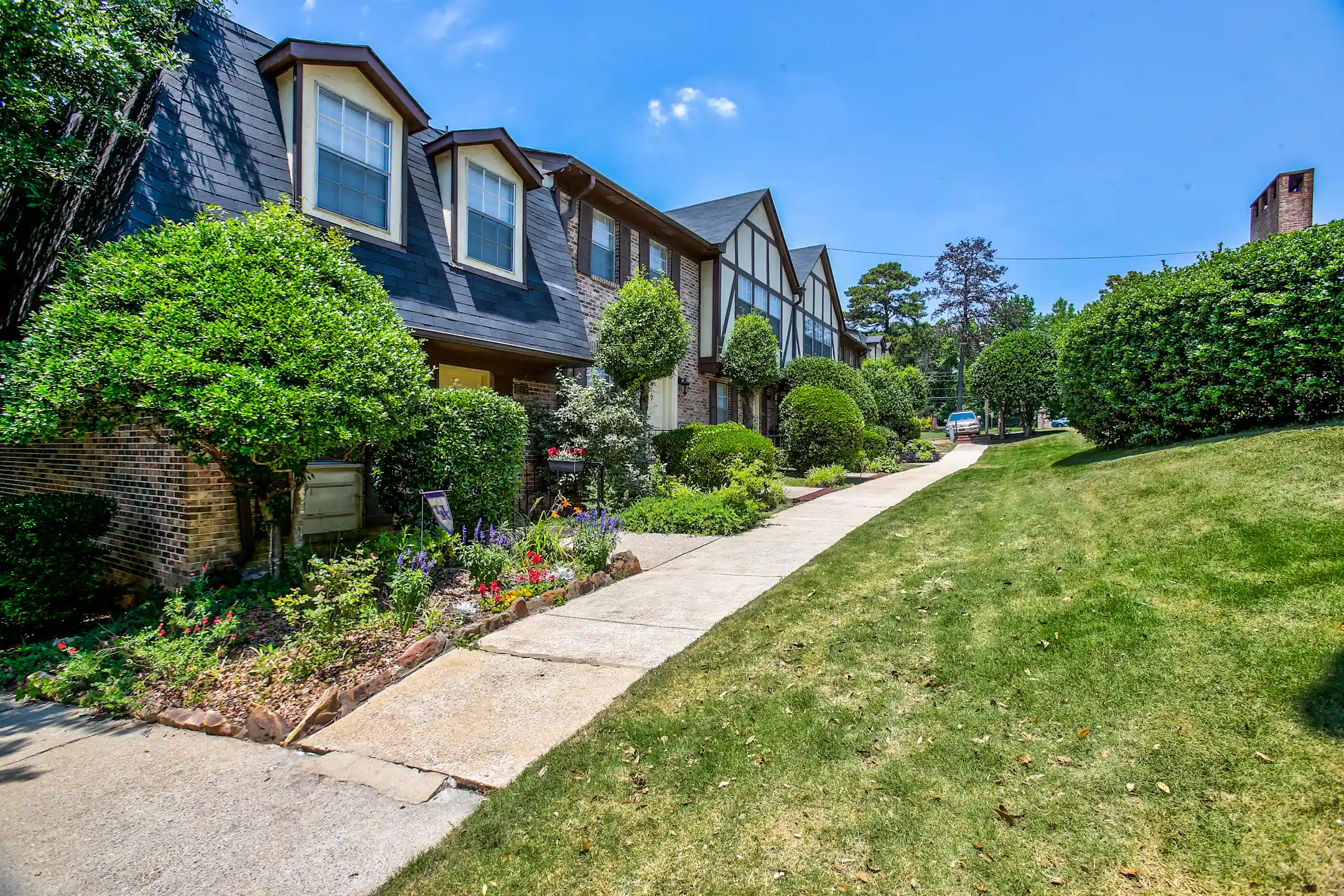 Dewberry Downs 2500 Hackberry Ln Vestavia, AL Apartments for Rent