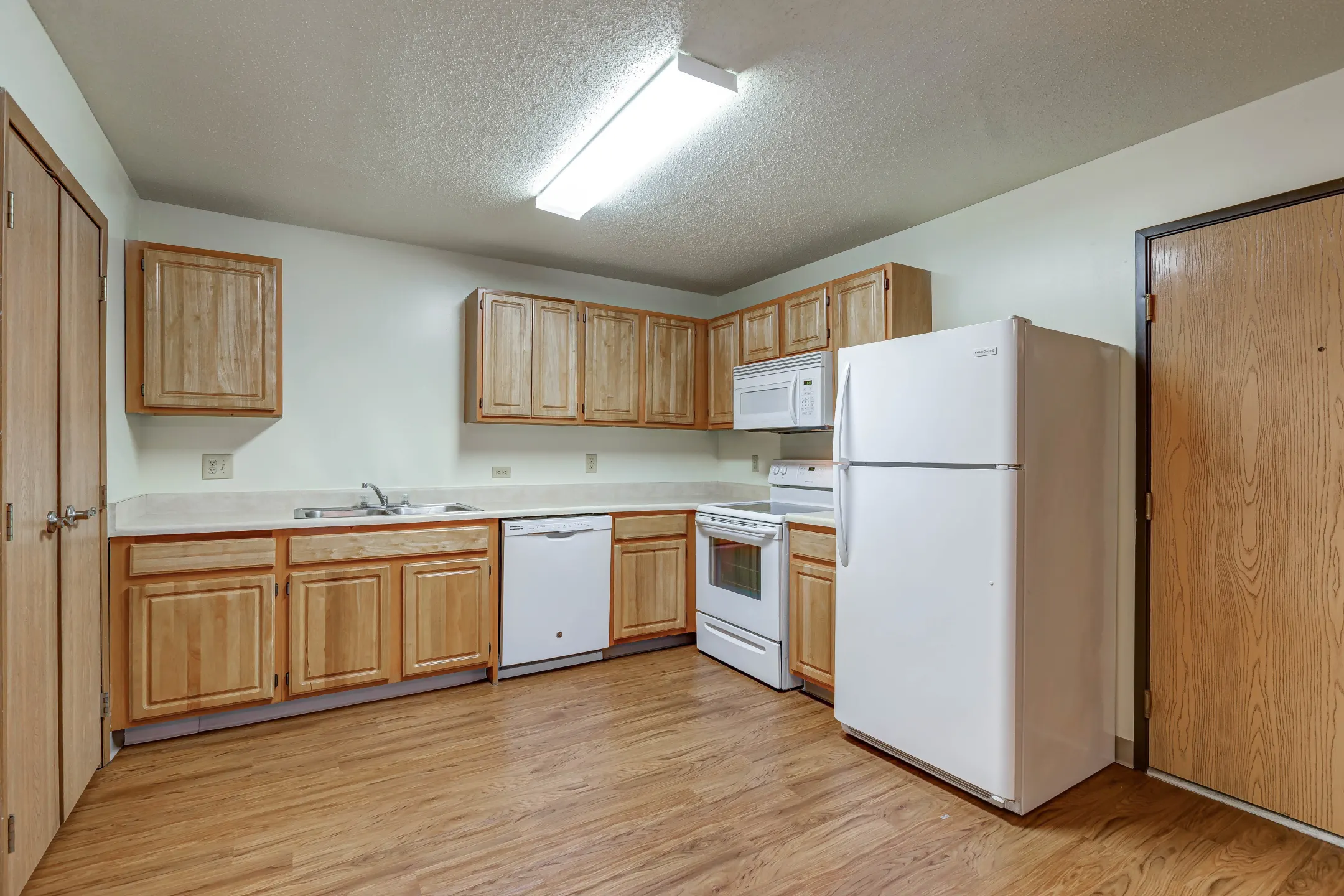 Oak Crossing Apartments - Grimes, IA 50111