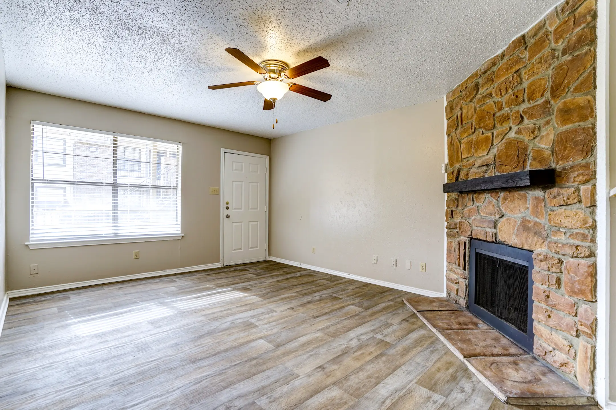 Estelle Creek North Apartments Irving, TX 75038