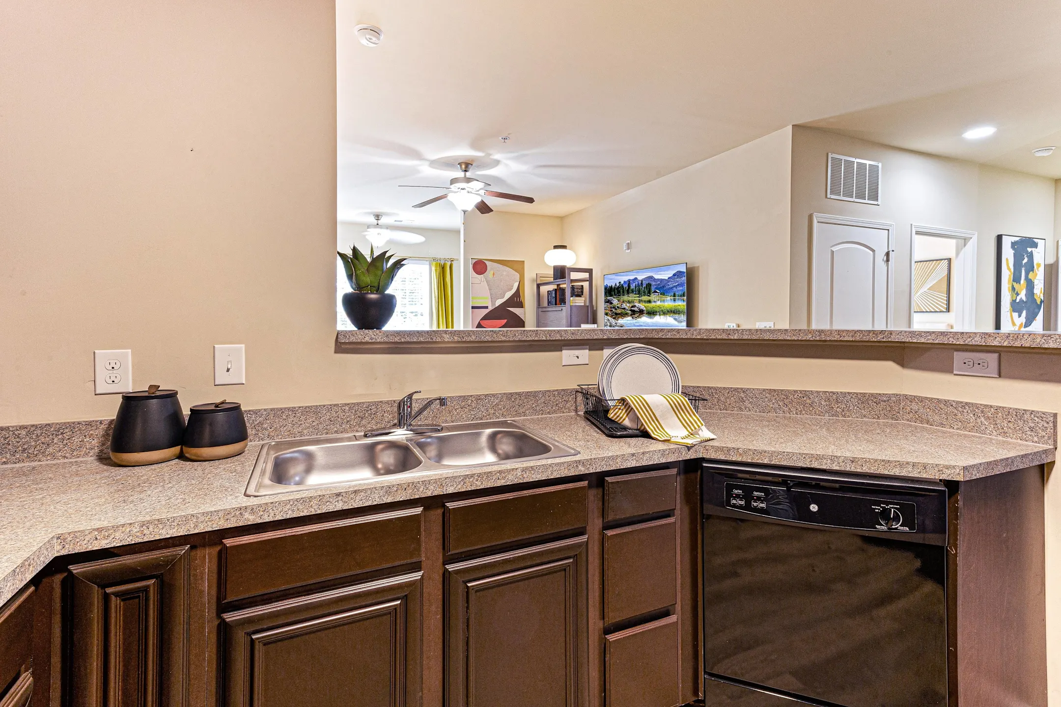 The Enclave at Pamalee Square 1014 Enclave Dr Fayetteville, NC