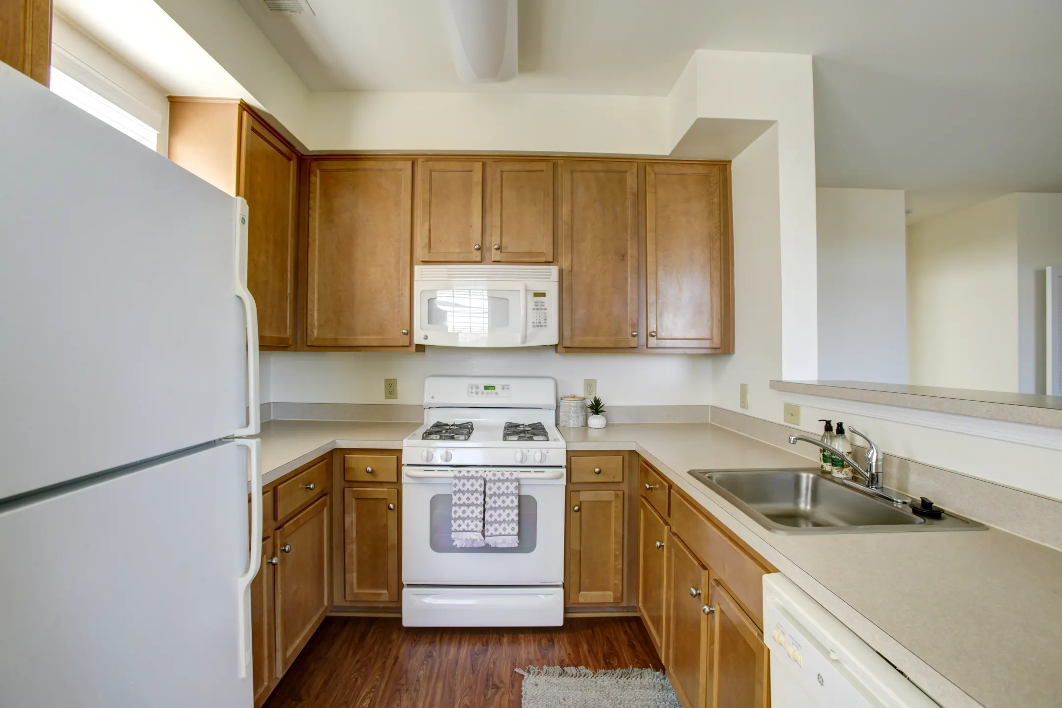 Kitchen - Riverside Station Apartments - Woodbridge, VA