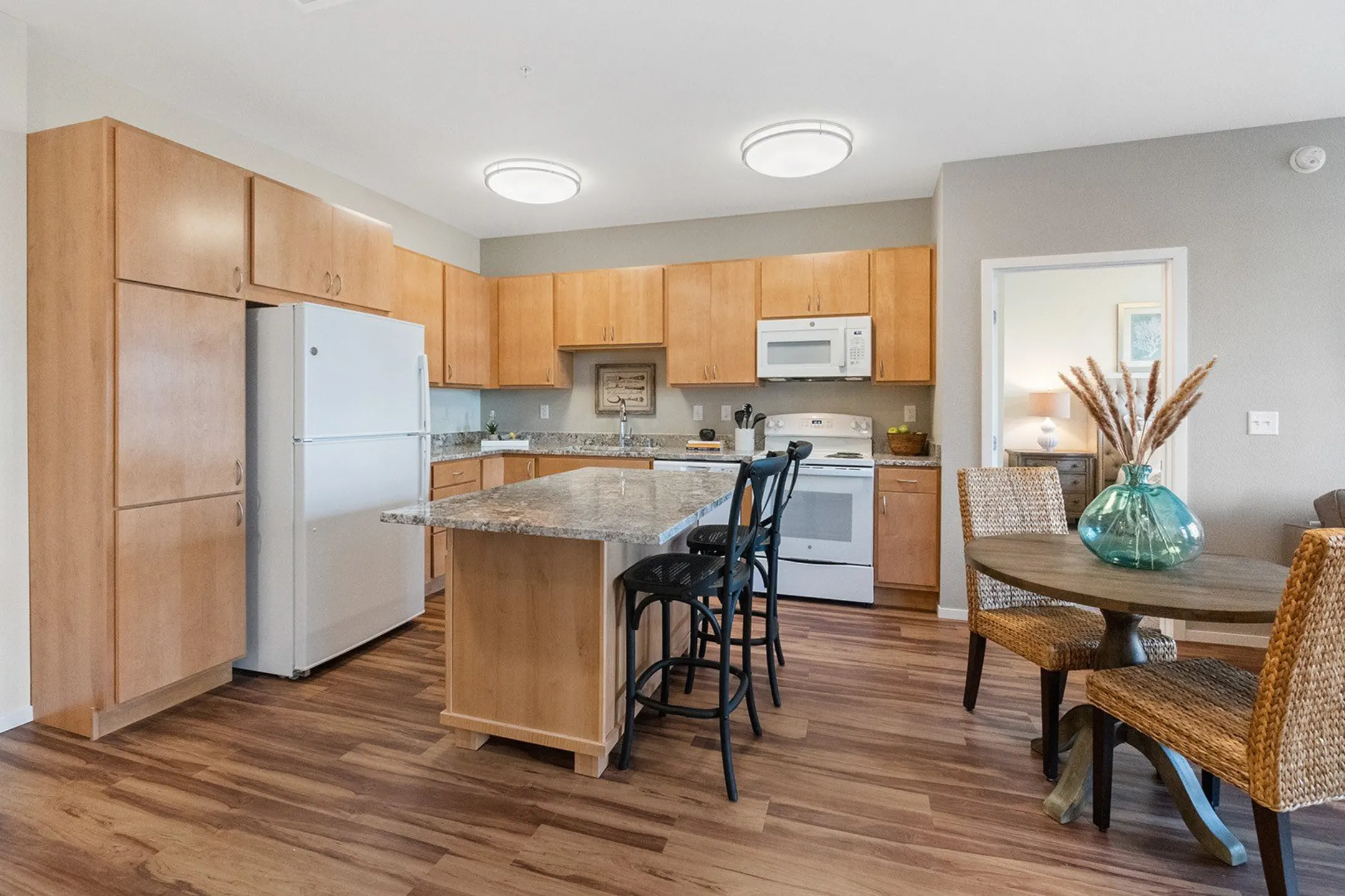 Kitchen - Legacy Commons at Signal Hills 55+ Apartments - West Saint Paul, MN