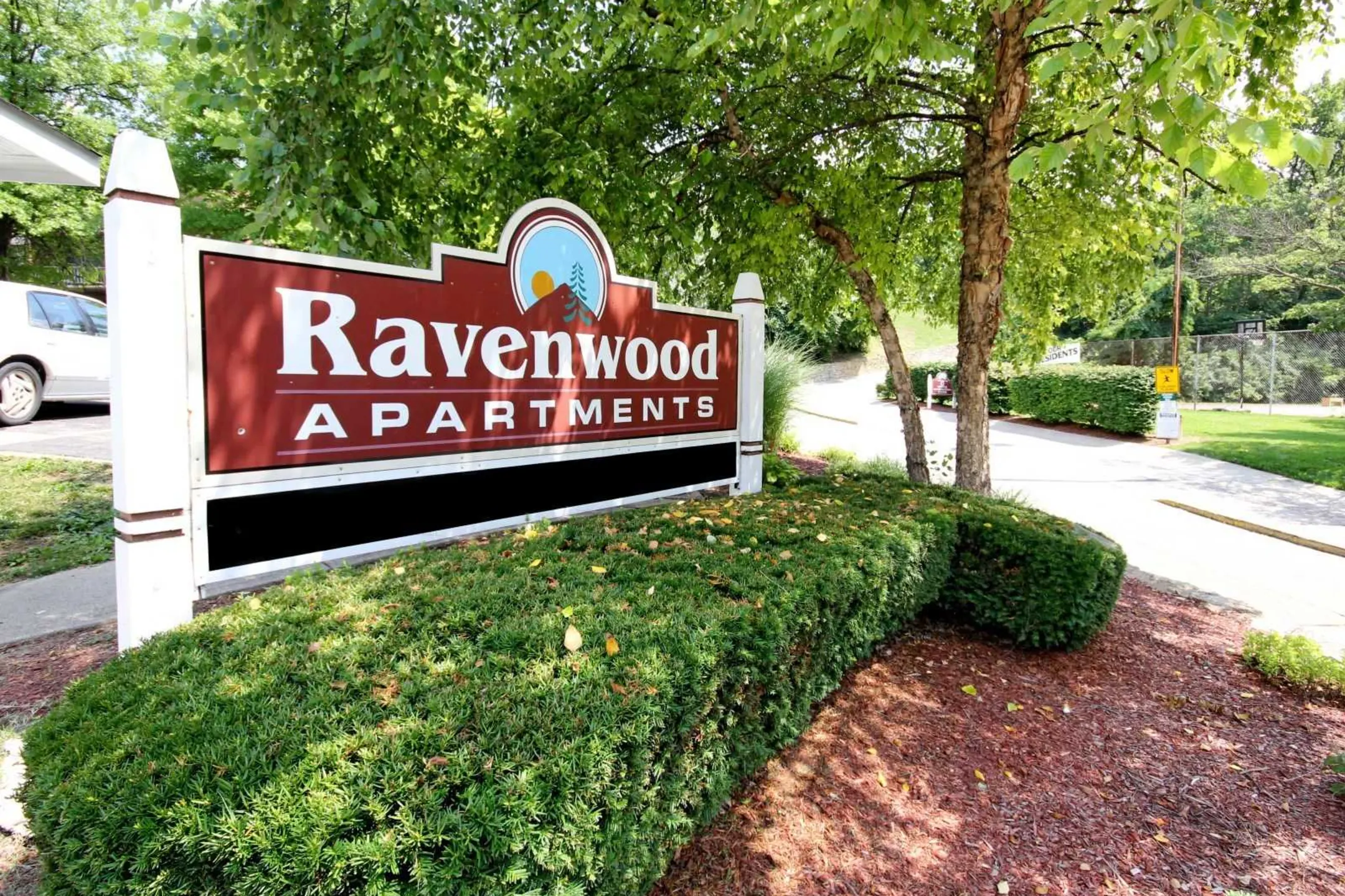 Community Signage - Ravenwood Apartments - Cincinnati, OH