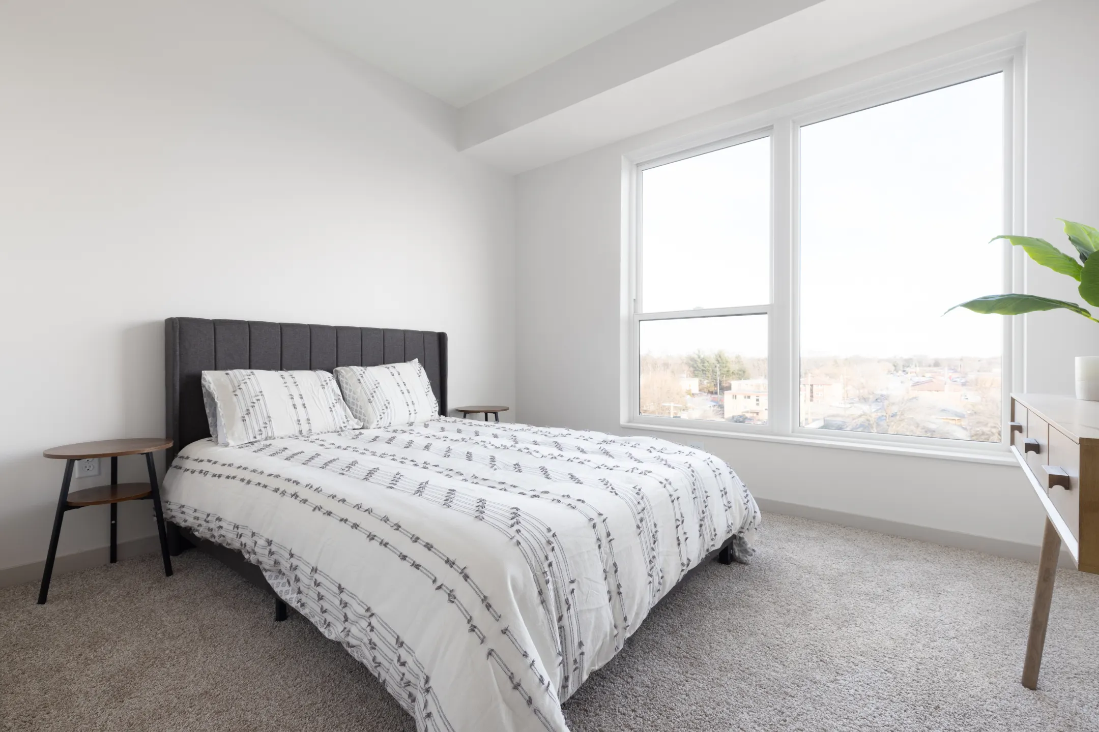 Bedroom - Lynvue Apartments - Richfield, MN