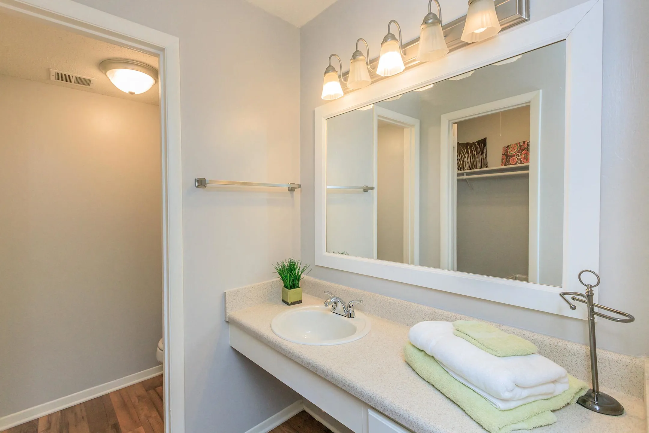 Riverview North Apartments Chattanooga, TN 37405