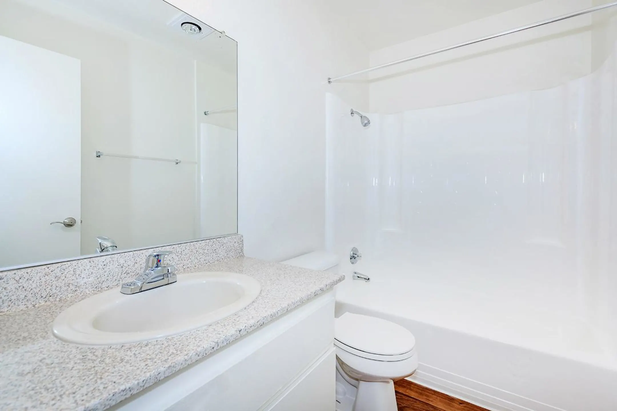 Bathroom - Monte Verde Apartment Homes - Anaheim, CA