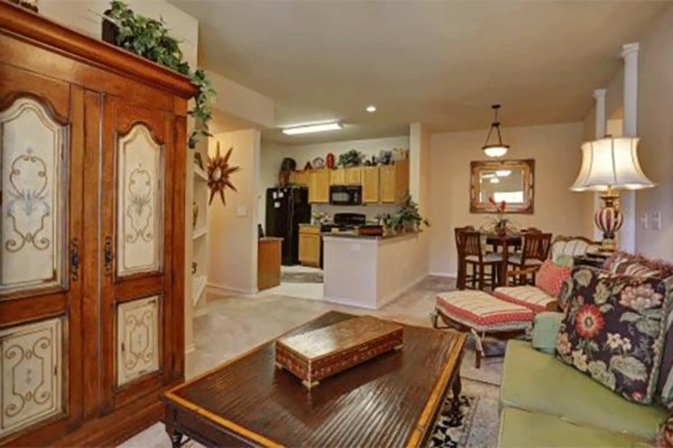 The Residences at Earl Campbell 2323 Frankston Hwy. Tyler, TX