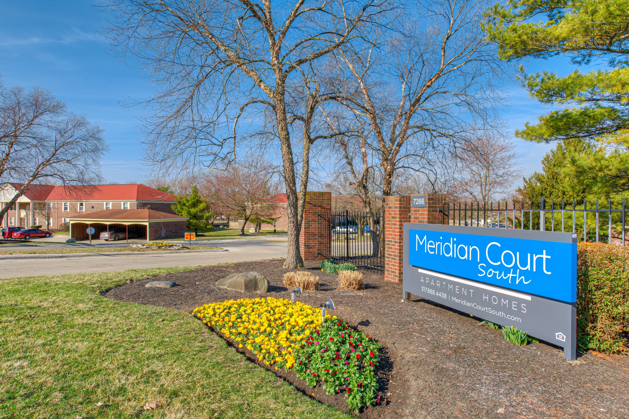 Community Signage - Meridian Court South - Indianapolis, IN