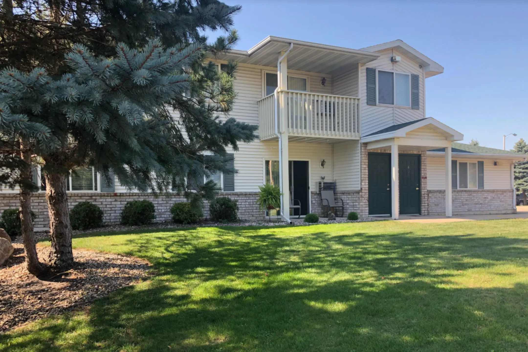 River Ridge Apartments 1025, 1035, and 1045 Cover Bridge Waupaca