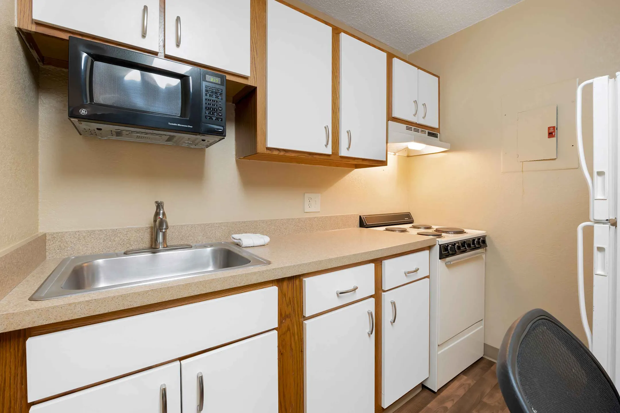 Kitchen - Furnished Studio - Cincinnati - Fairfield - Fairfield, OH