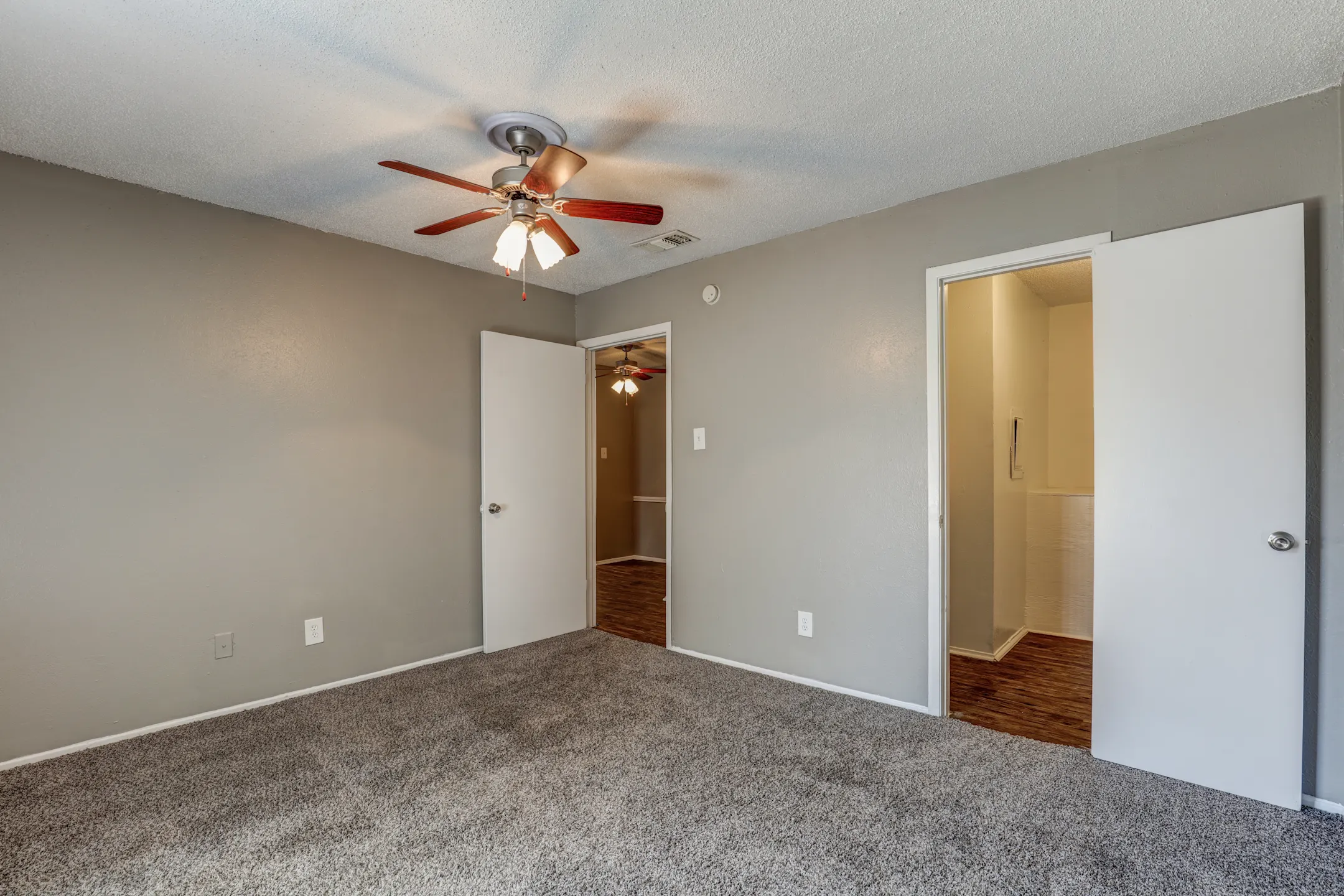 Bedroom - Doral/Monfort Valley - Dallas, TX