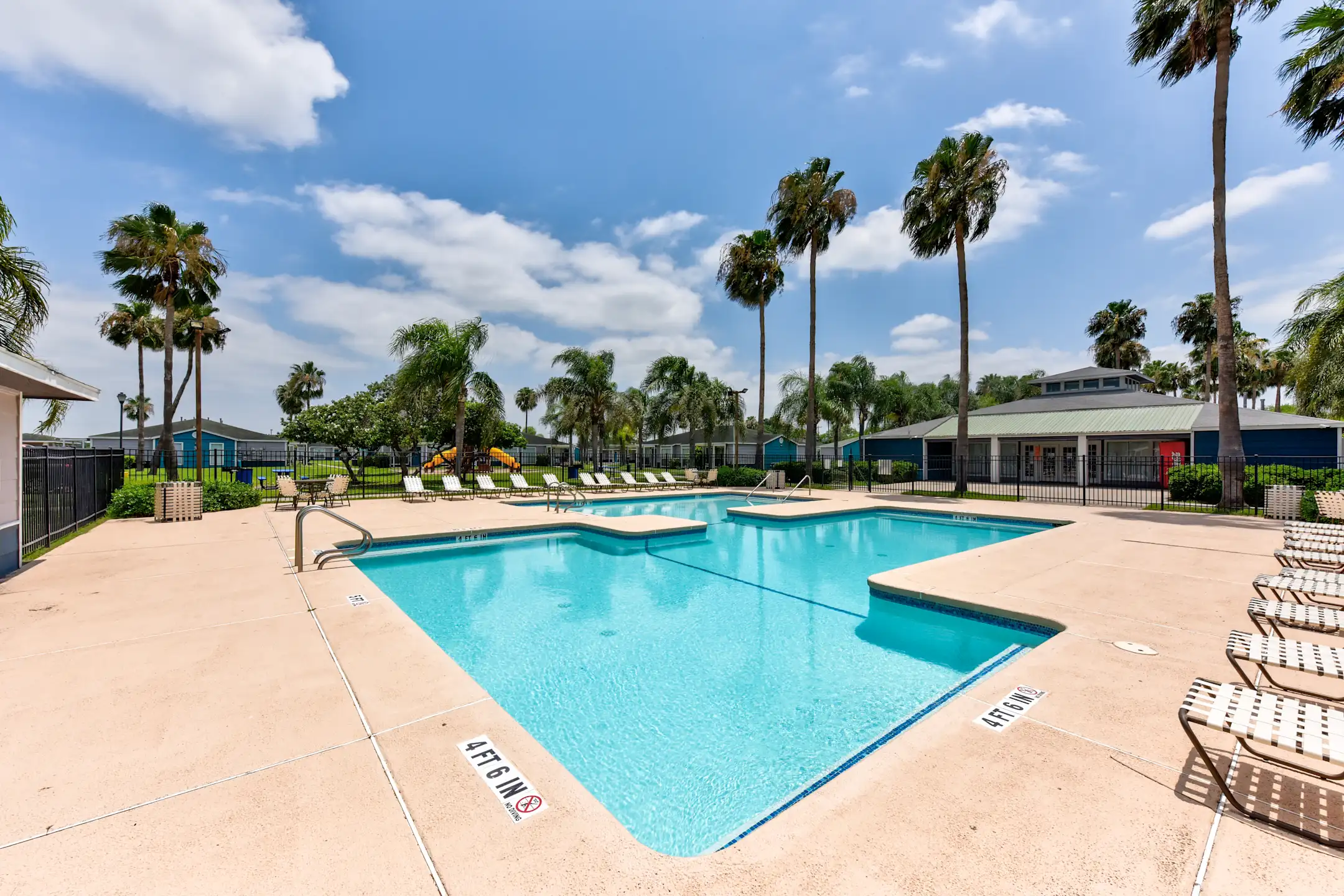 Island Palms 302 S Doolittle Rd Edinburg, TX Apartments for Rent