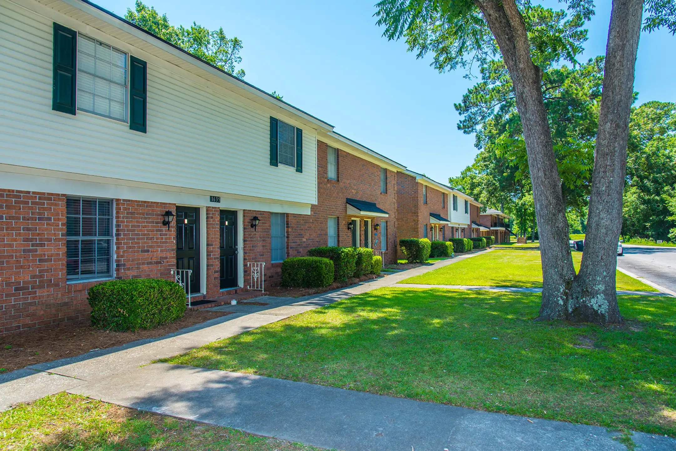 Building - Magnolia Downs - Charleston, SC