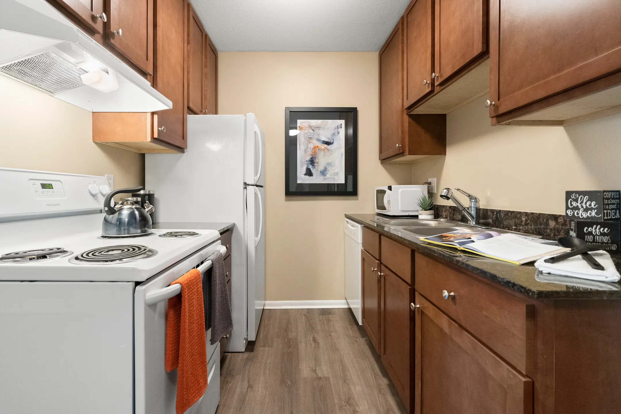 Imperial Gates Apartments Brooklyn Park, MN 55443