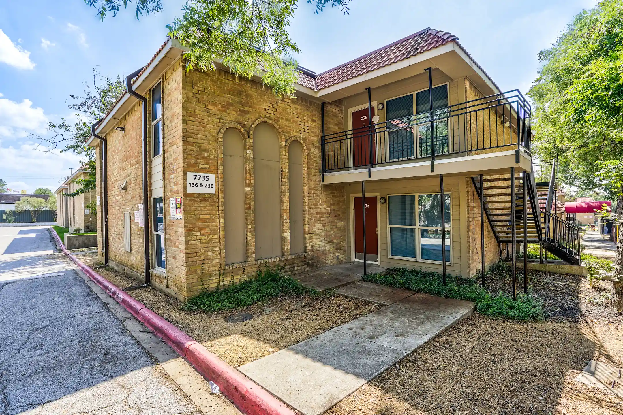 Casa Pacifica 7777 E Rl Thornton Fwy Dallas, TX Apartments for Rent