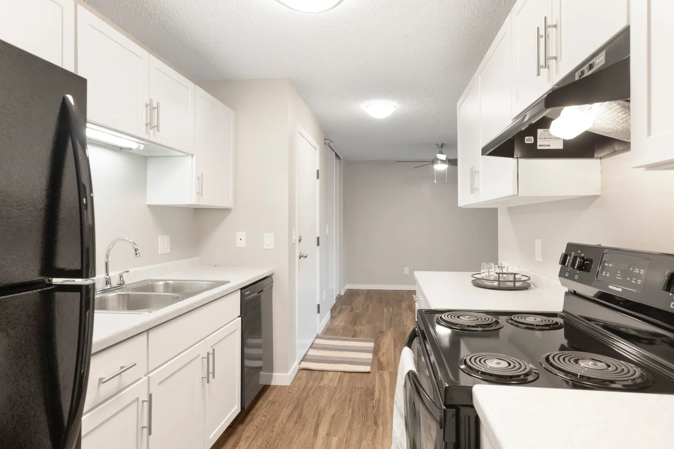 Hillcrest Place Apartments 165 County Road B2 E Saint Paul, MN