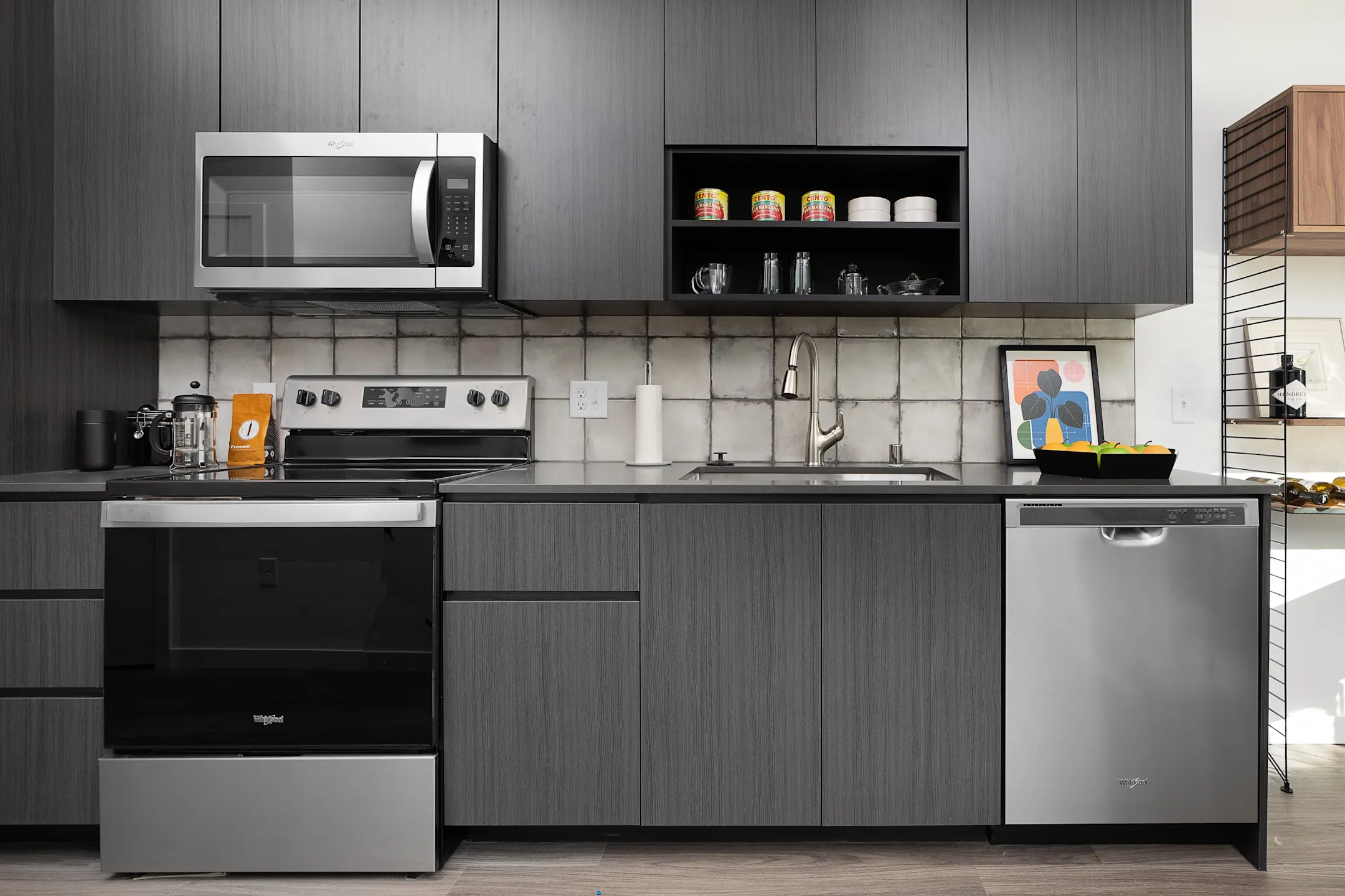 Kitchen - Alexan Access Apartments - Lynnwood, WA