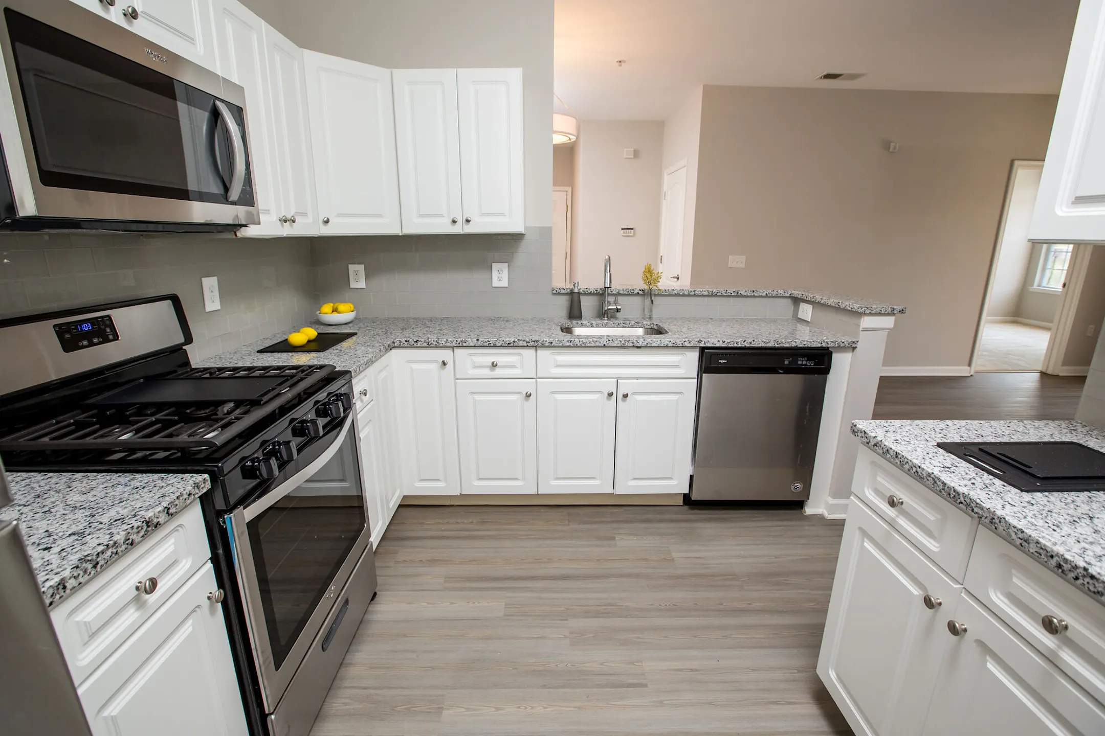Kitchen - The Pointe at Neptune - Neptune, NJ