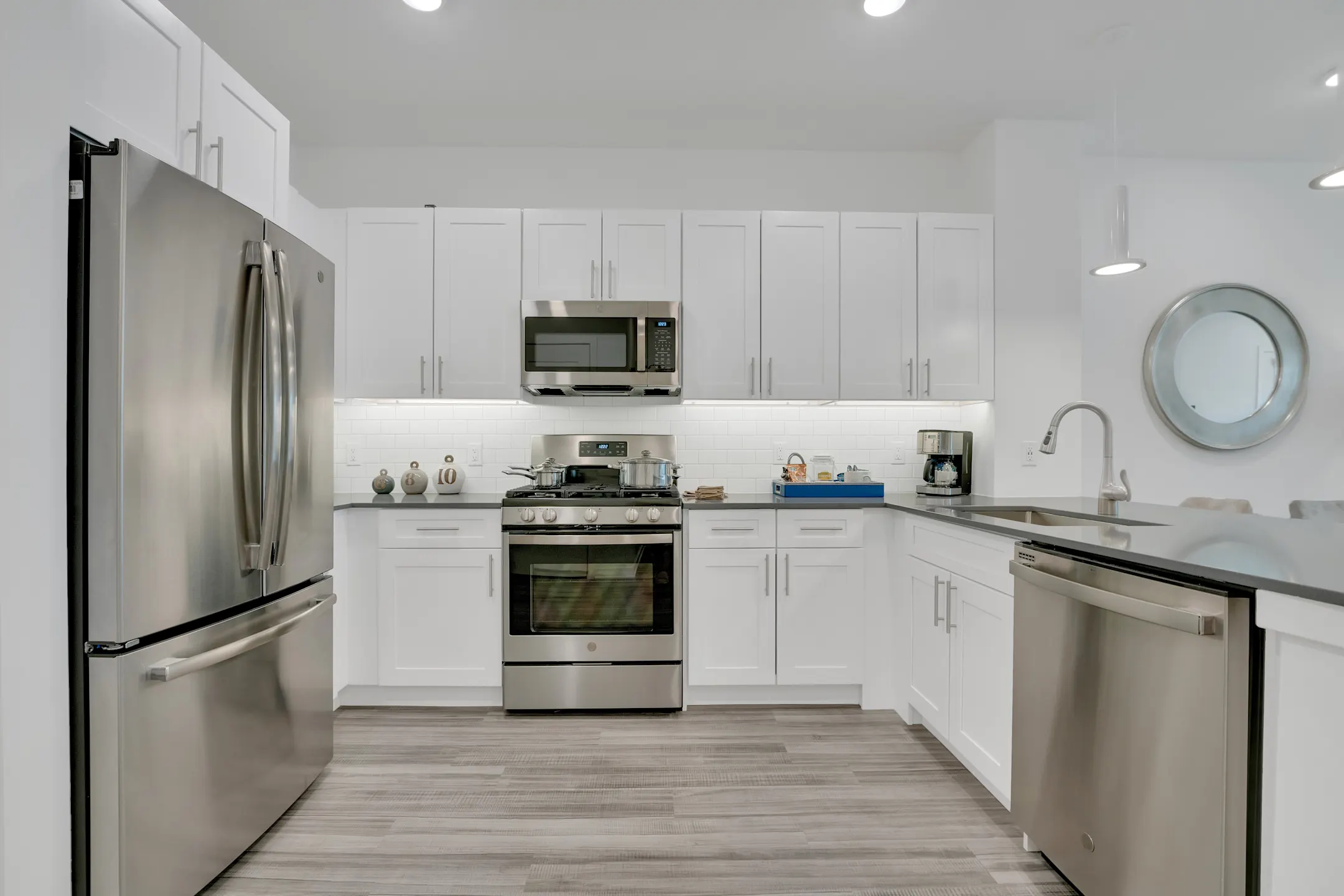 Kitchen - Six Points at Bloomfield Station - Bloomfield, NJ