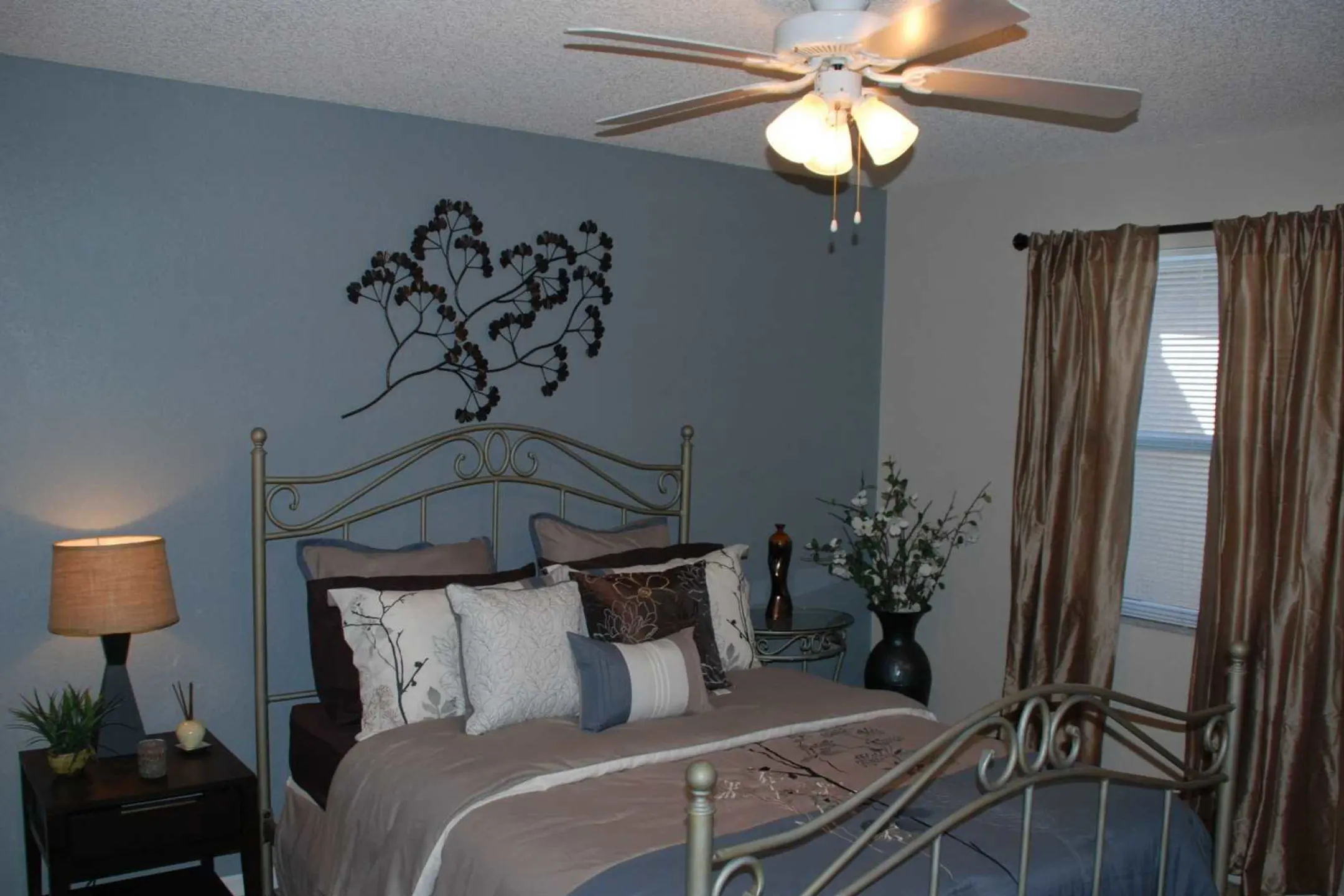 Bedroom - River Park Apartments - Orlando, FL